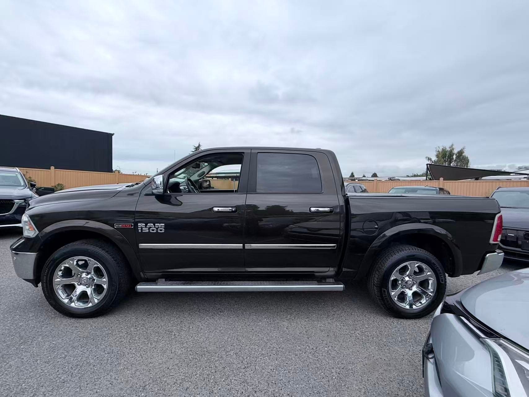 2014 Ram 1500 4WD Crew Cab 140.5" Laramie/ CLEAN TITLE/ VENTILATED SEATS thumbnail 8
