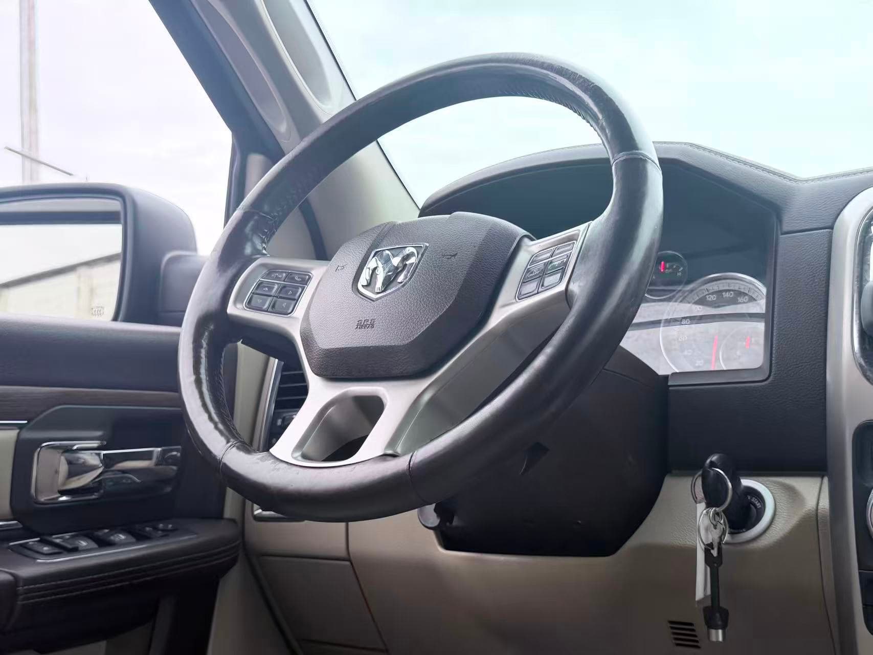 2014 Ram 1500 4WD Crew Cab 140.5" Laramie/ CLEAN TITLE/ VENTILATED SEATS thumbnail 35