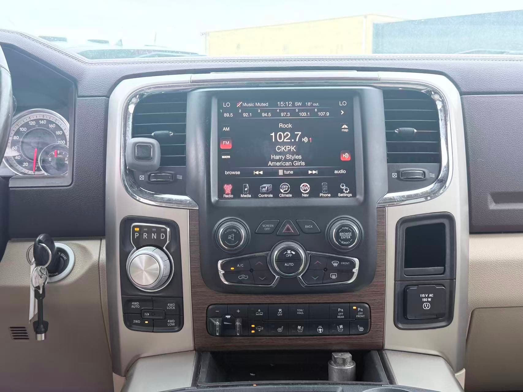 2014 Ram 1500 4WD Crew Cab 140.5" Laramie/ CLEAN TITLE/ VENTILATED SEATS thumbnail 13