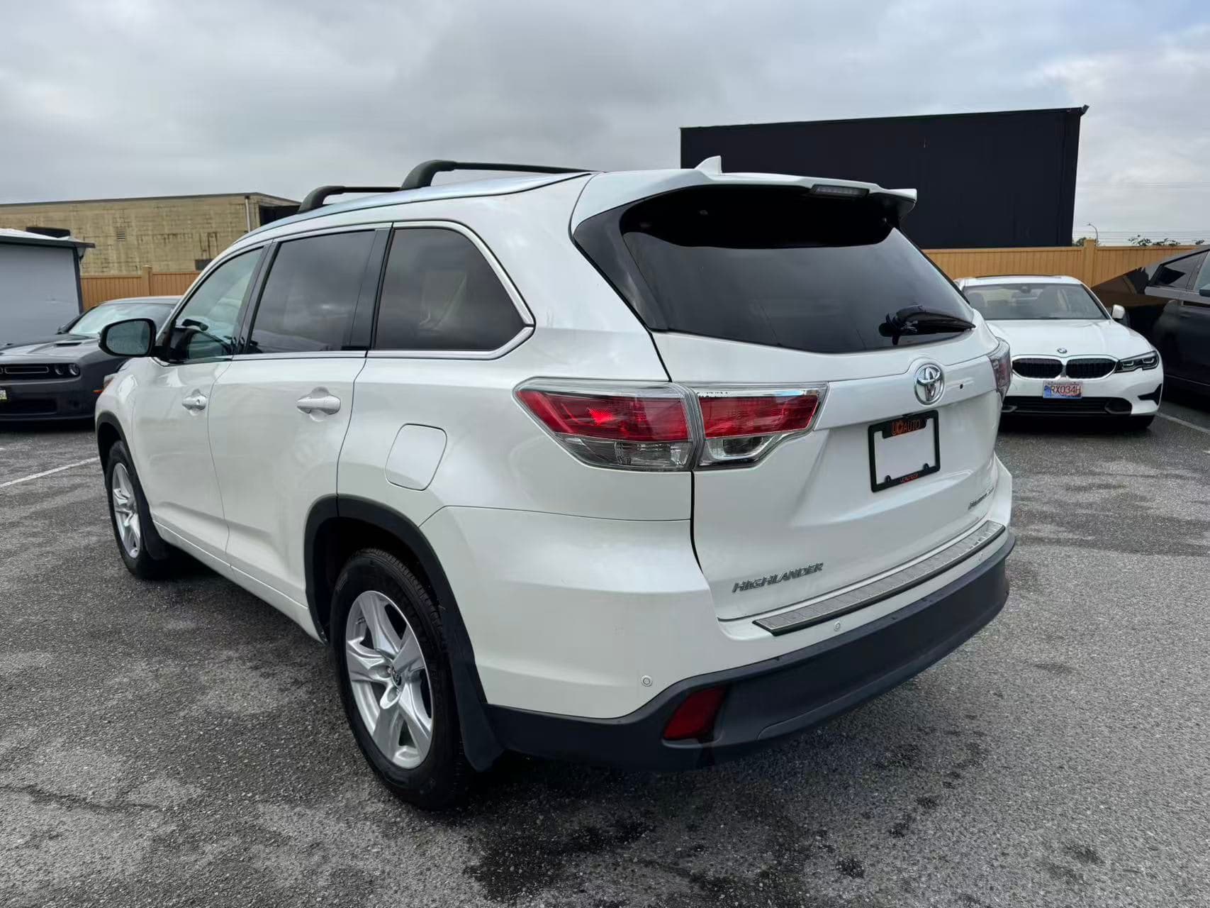 2014 Toyota Highlander AWD 4dr Limited thumbnail 4