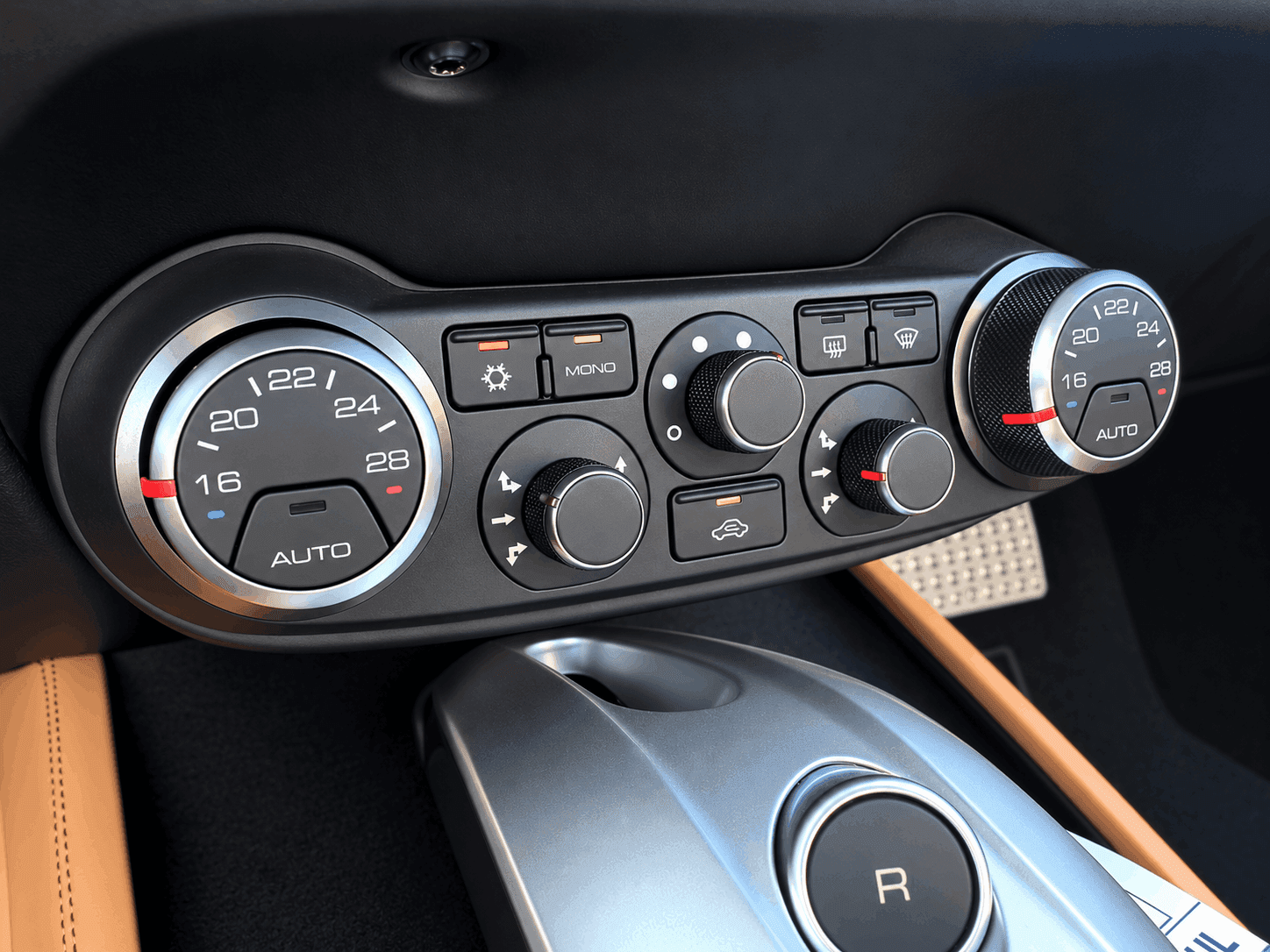 2015 Ferrari California T 2dr Conv/ NO ACCIDENT thumbnail 14