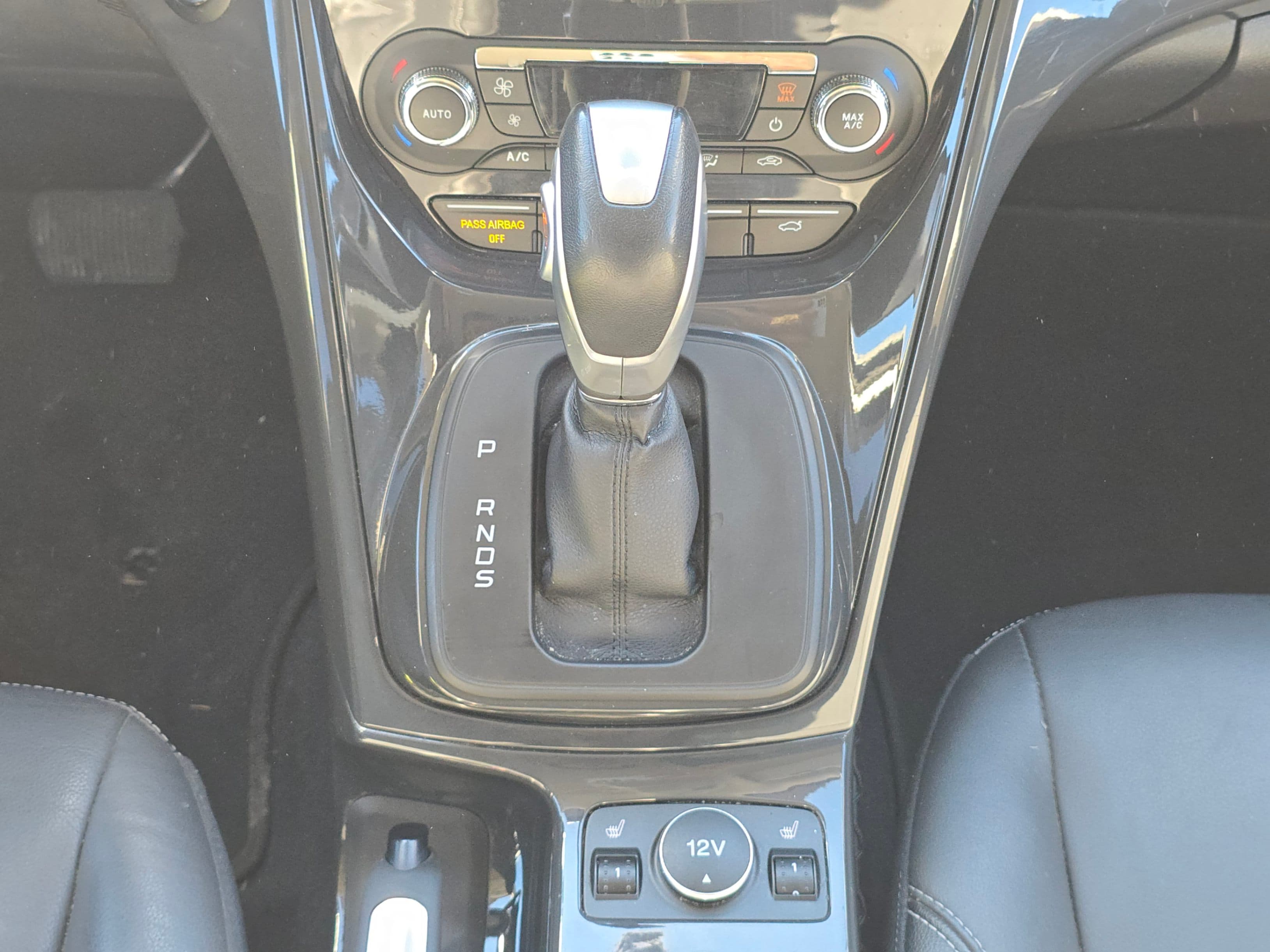 2015 Ford Escape 4WD 4dr Titanium No Accident thumbnail 22