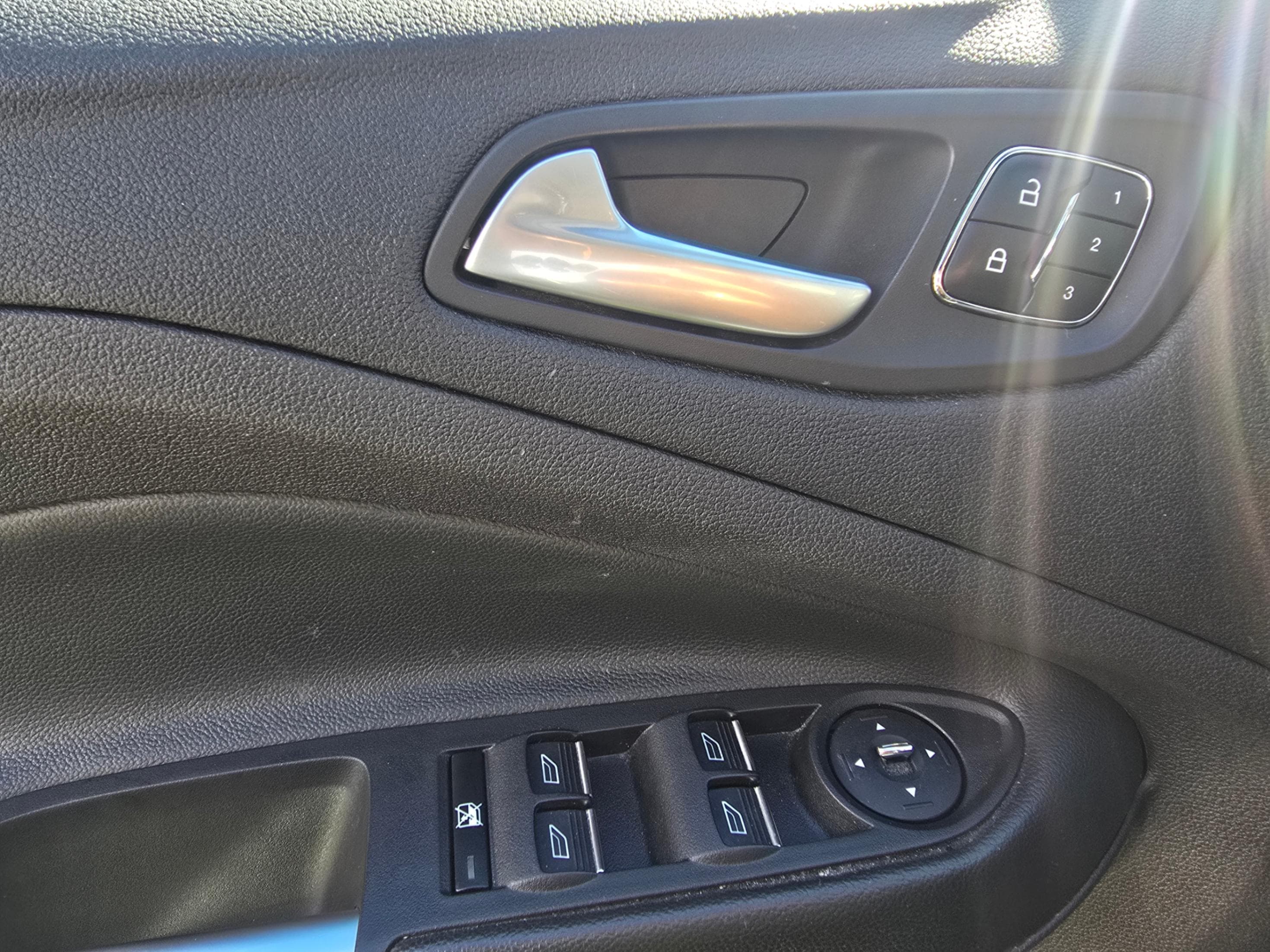 2015 Ford Escape 4WD 4dr Titanium No Accident thumbnail 19