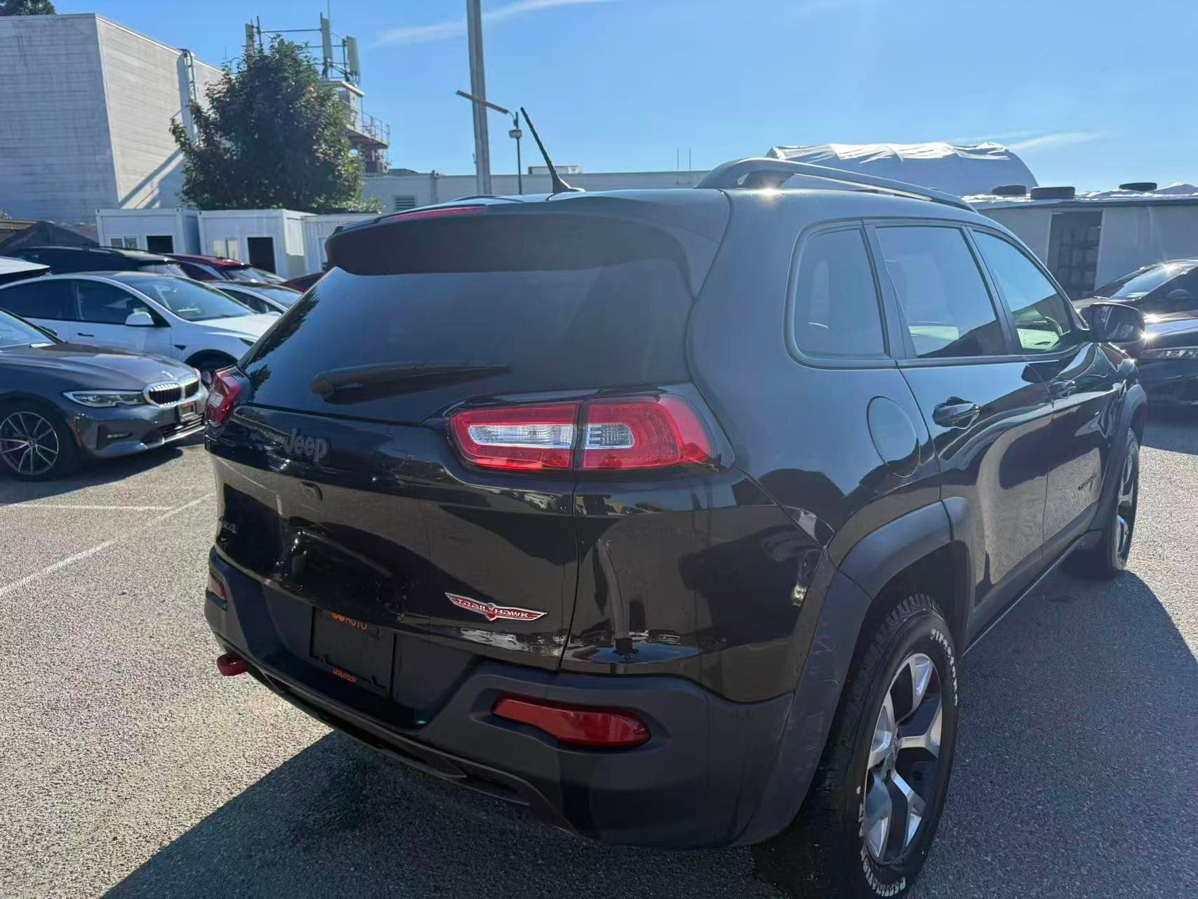 2015 Jeep Cherokee 4WD 4dr Trailhawk thumbnail 6