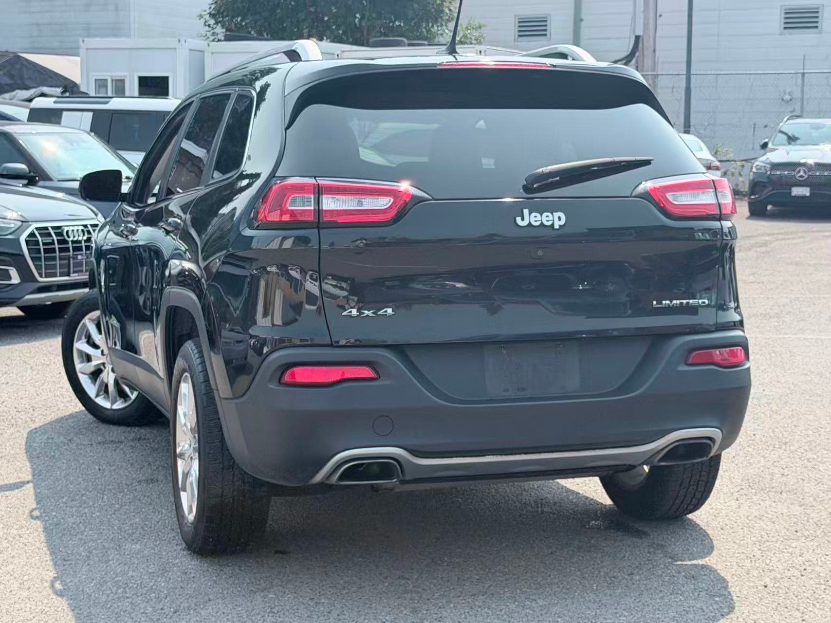 2015 Jeep Cherokee 4WD Limited/ NO ACCIDENT/ BC LOCAL thumbnail 27