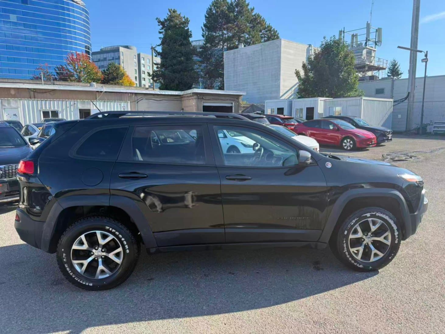 2015 Jeep Cherokee 4WD 4dr Trailhawk thumbnail 5