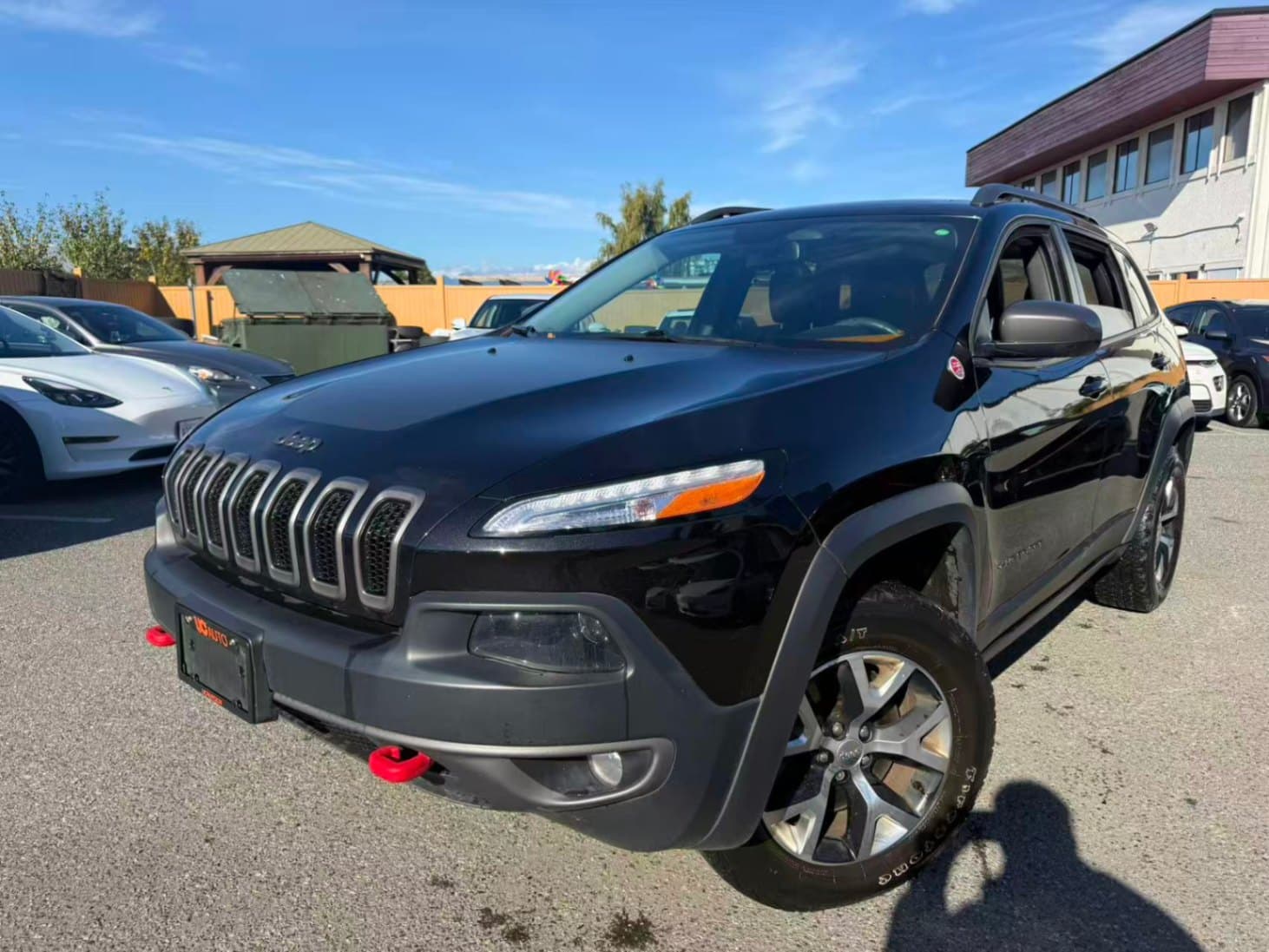 2015 Jeep Cherokee 4WD 4dr Trailhawk thumbnail 2