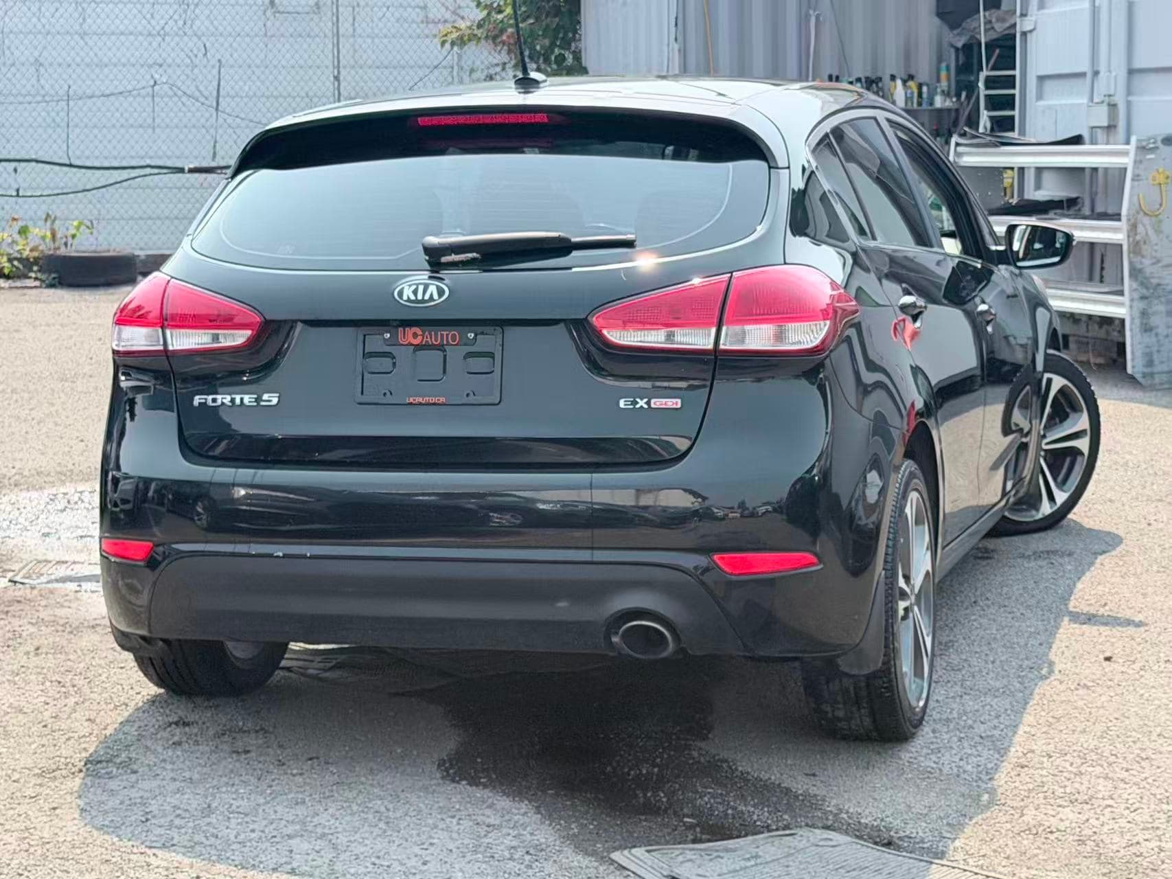 2015 Kia Forte 5-Door Auto LX+ thumbnail 25