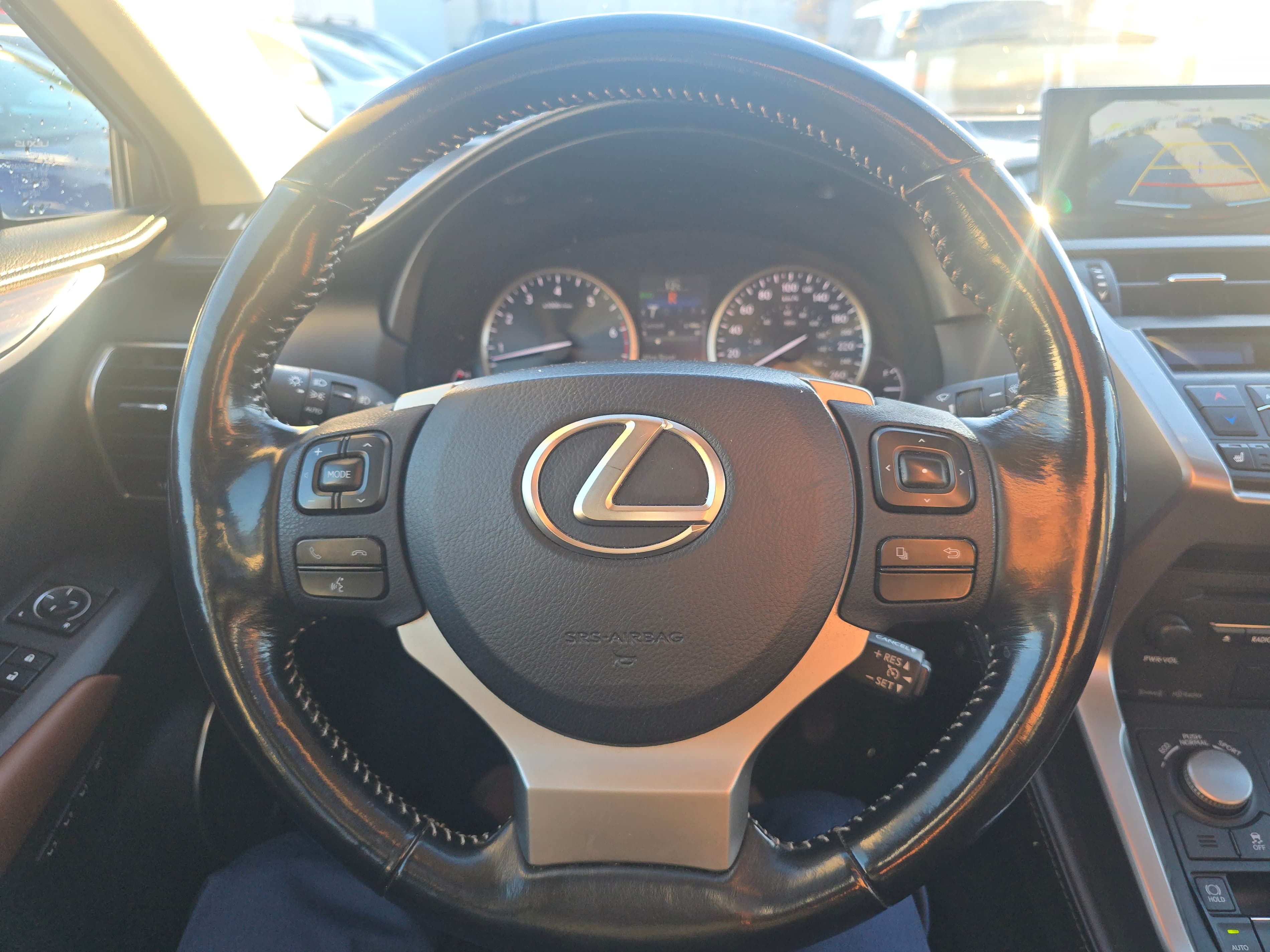 2016 Lexus NX 200t AWD/ LUXURY/ NAVIGATION SYSTEM/ VENTILAED SEATS thumbnail 10