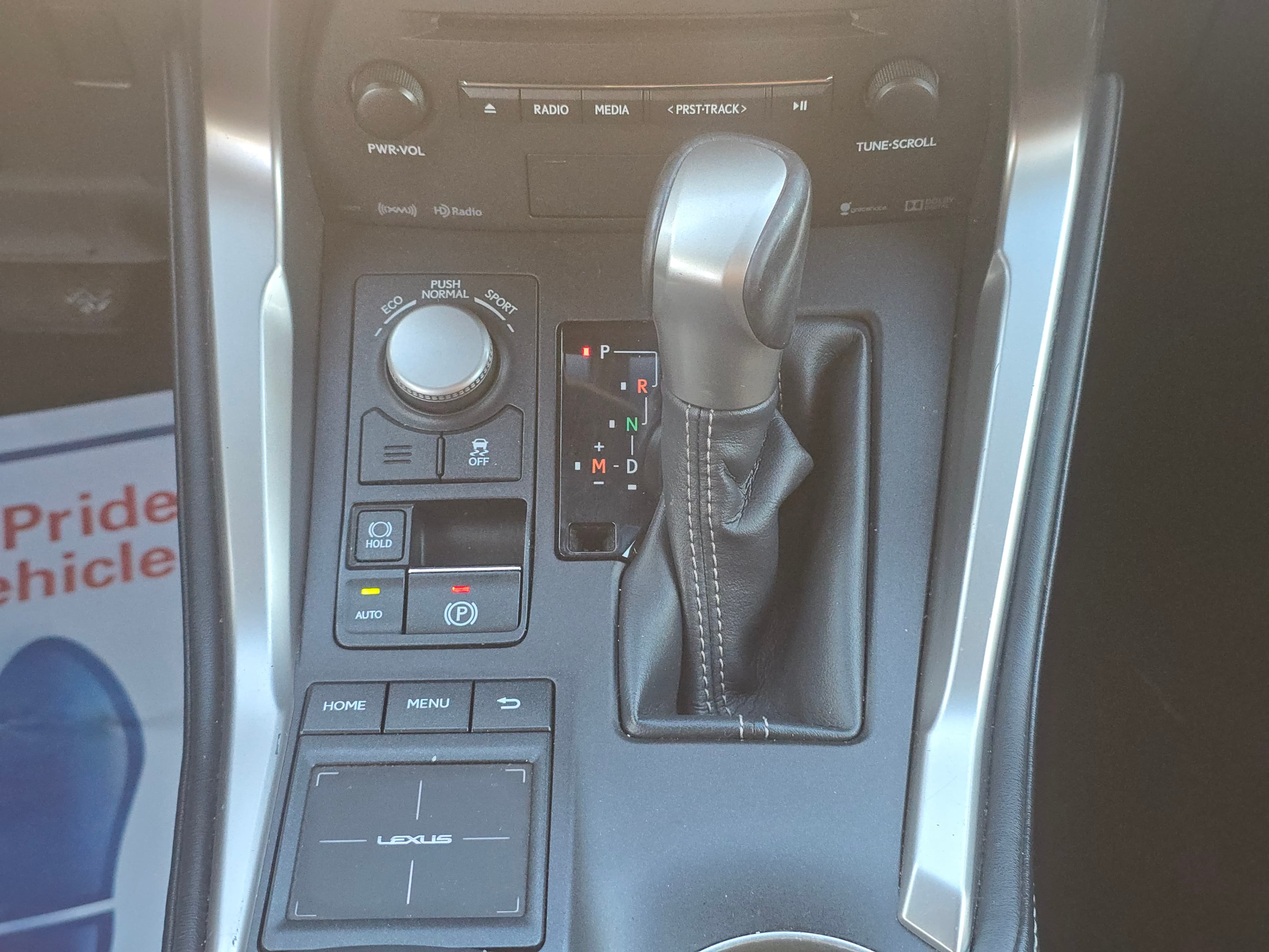 2016 Lexus NX 200t AWD/ LUXURY/ NAVIGATION SYSTEM/ VENTILAED SEATS thumbnail 18