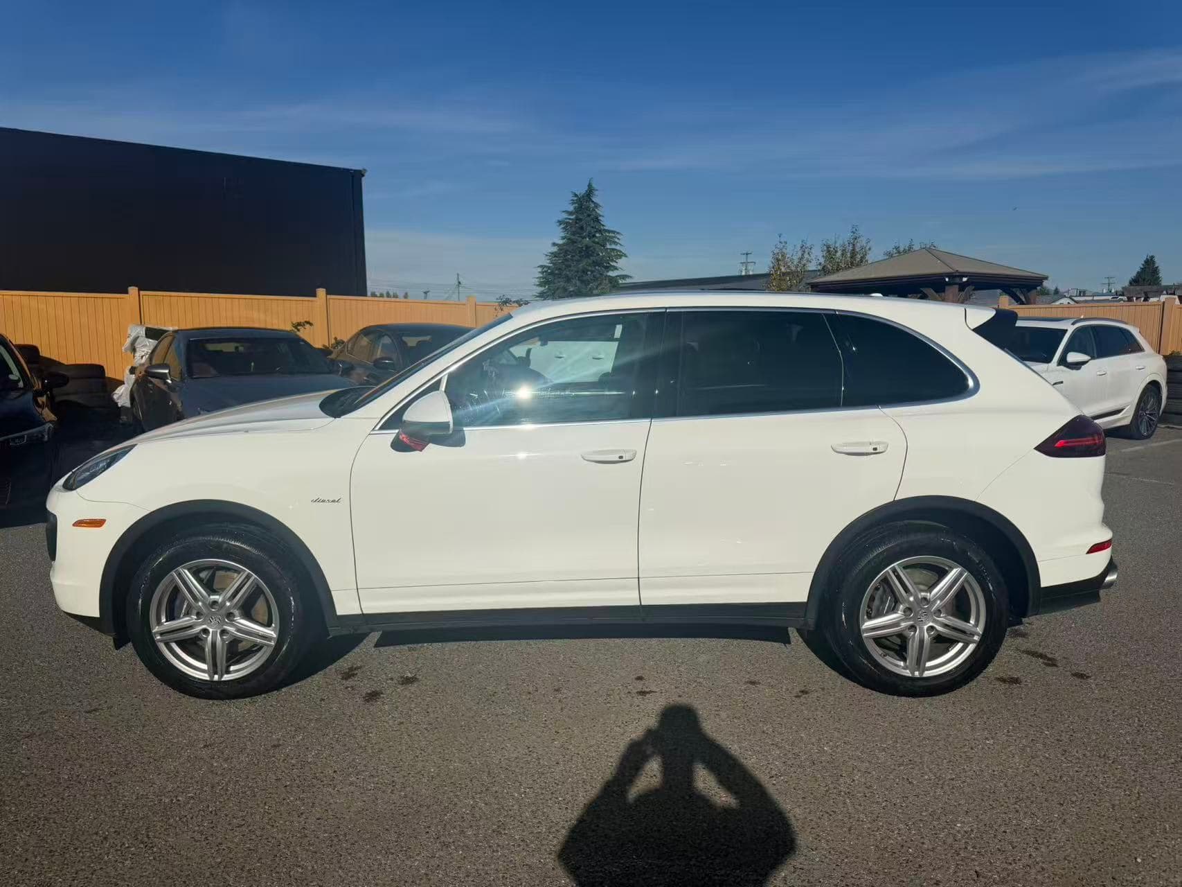 2016 Porsche Cayenne AWD 4dr Diesel clean title thumbnail 3