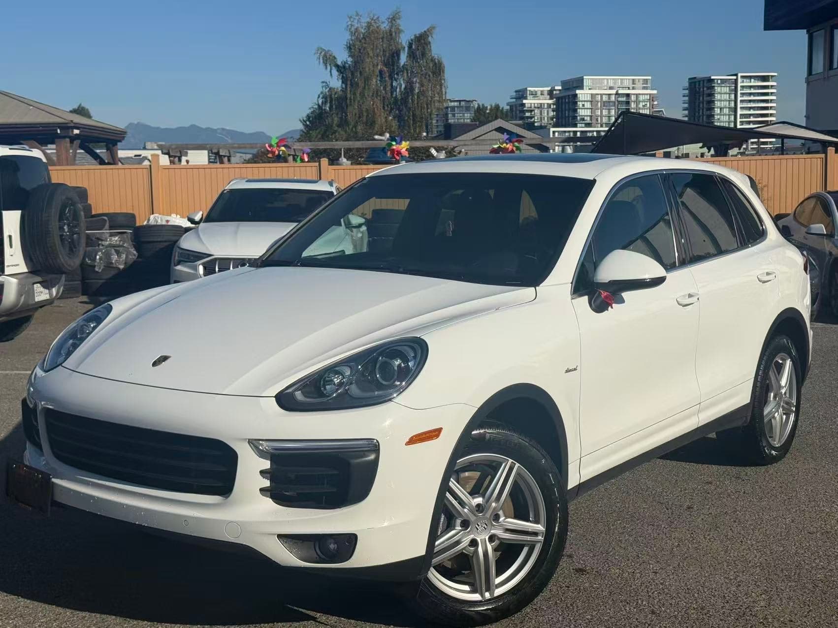 2016 Porsche Cayenne AWD 4dr Diesel clean title thumbnail 2