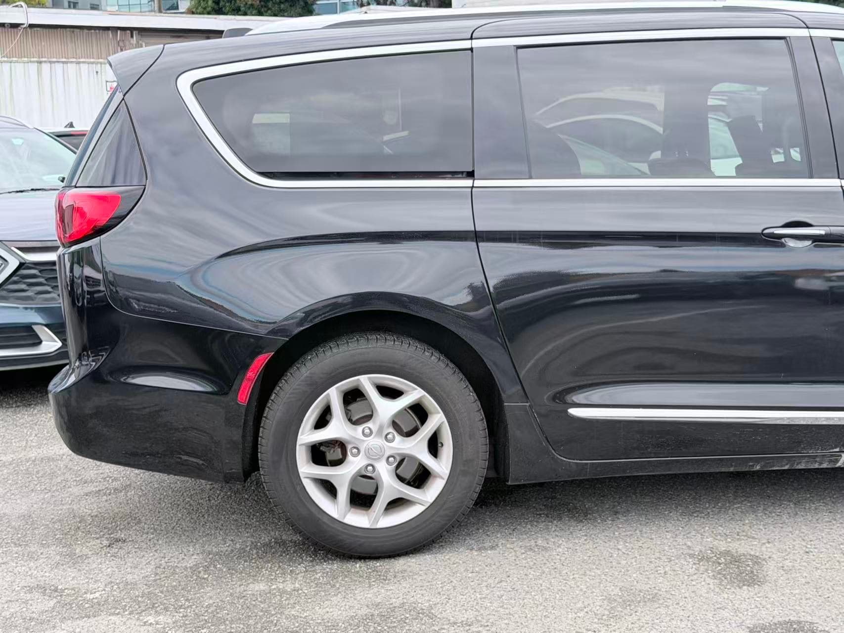 2017 Chrysler Pacifica Touring-L Plus/ CLEAN TITLE/ BC LOCAL thumbnail 25