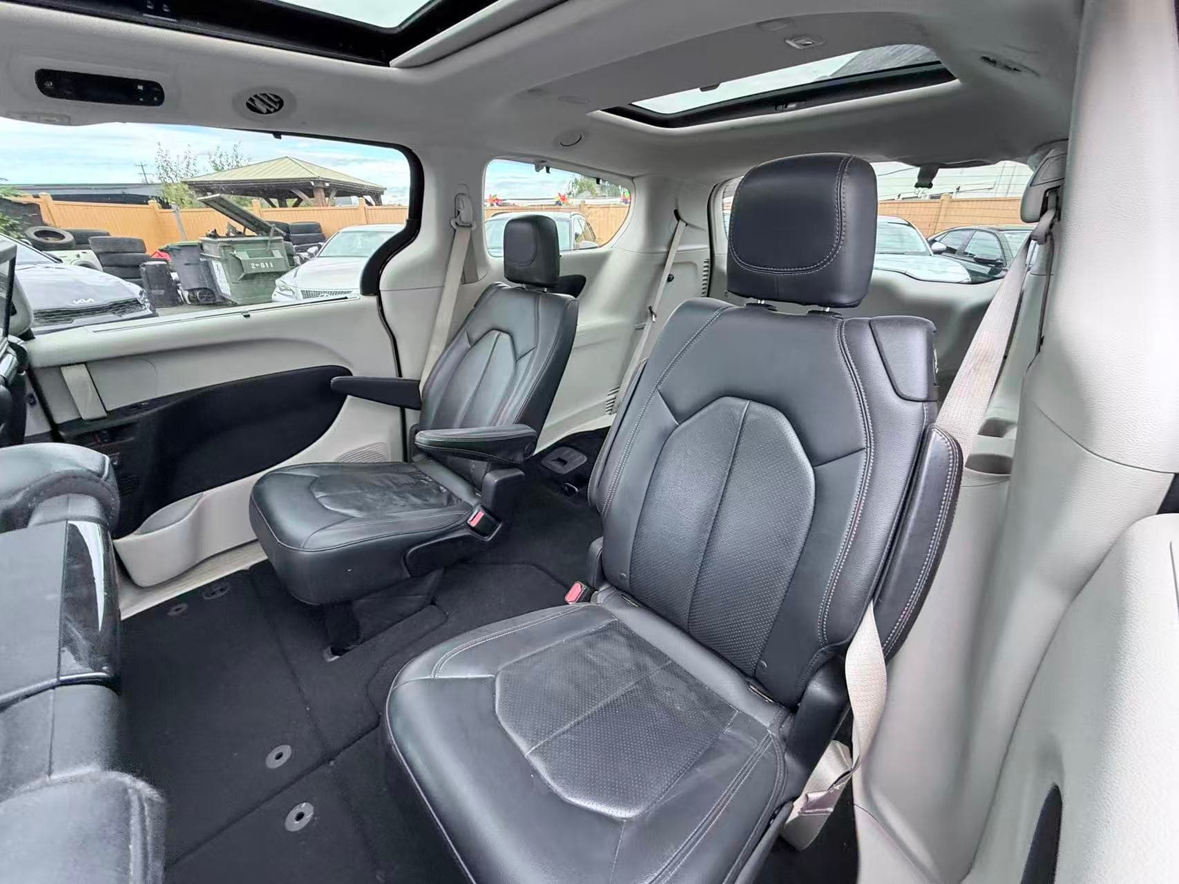 2017 Chrysler Pacifica Touring-L Plus/ CLEAN TITLE/ BC LOCAL thumbnail 19