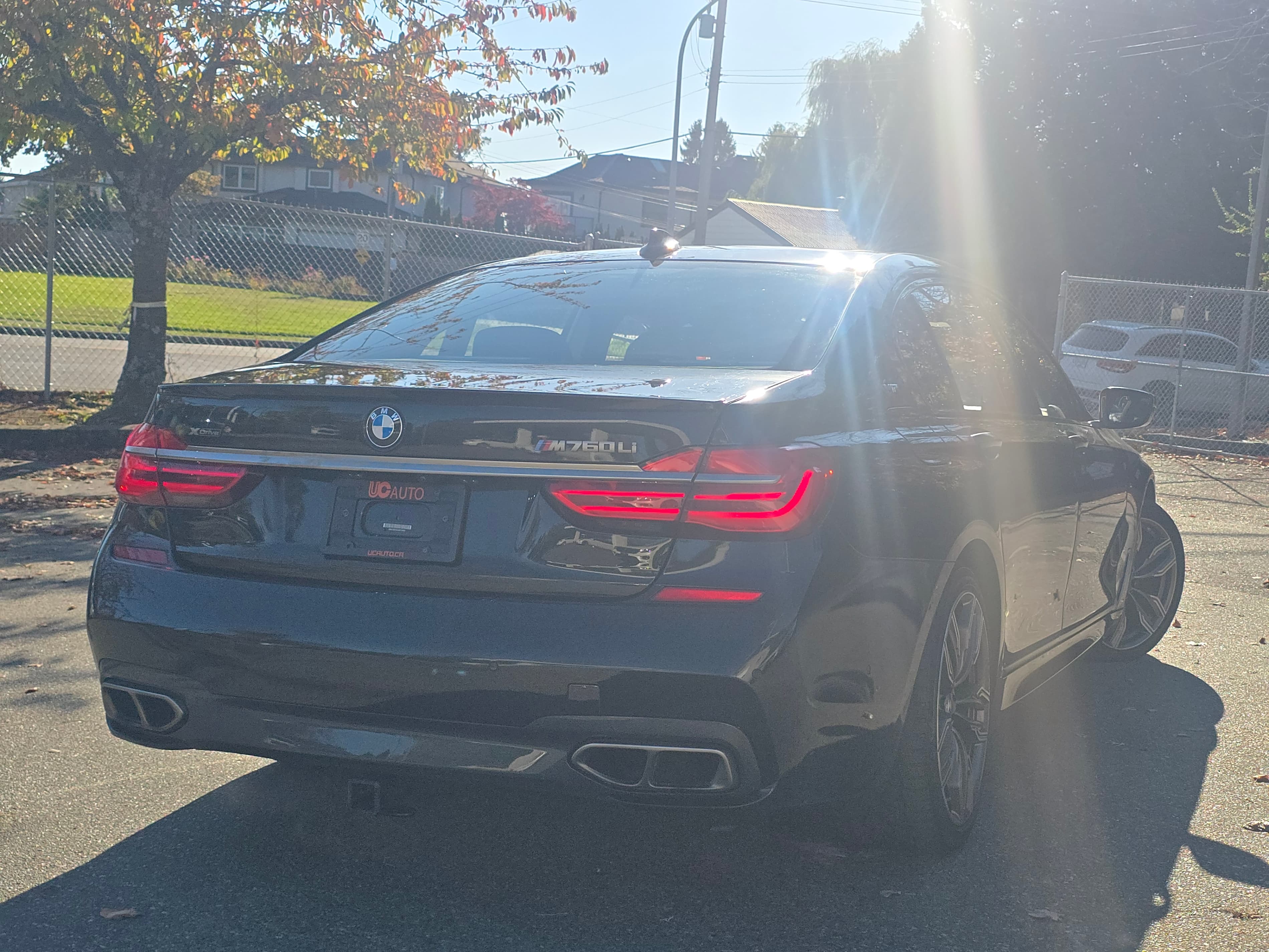 2018 BMW 7-Series M760Li xDrive Sedan thumbnail 6
