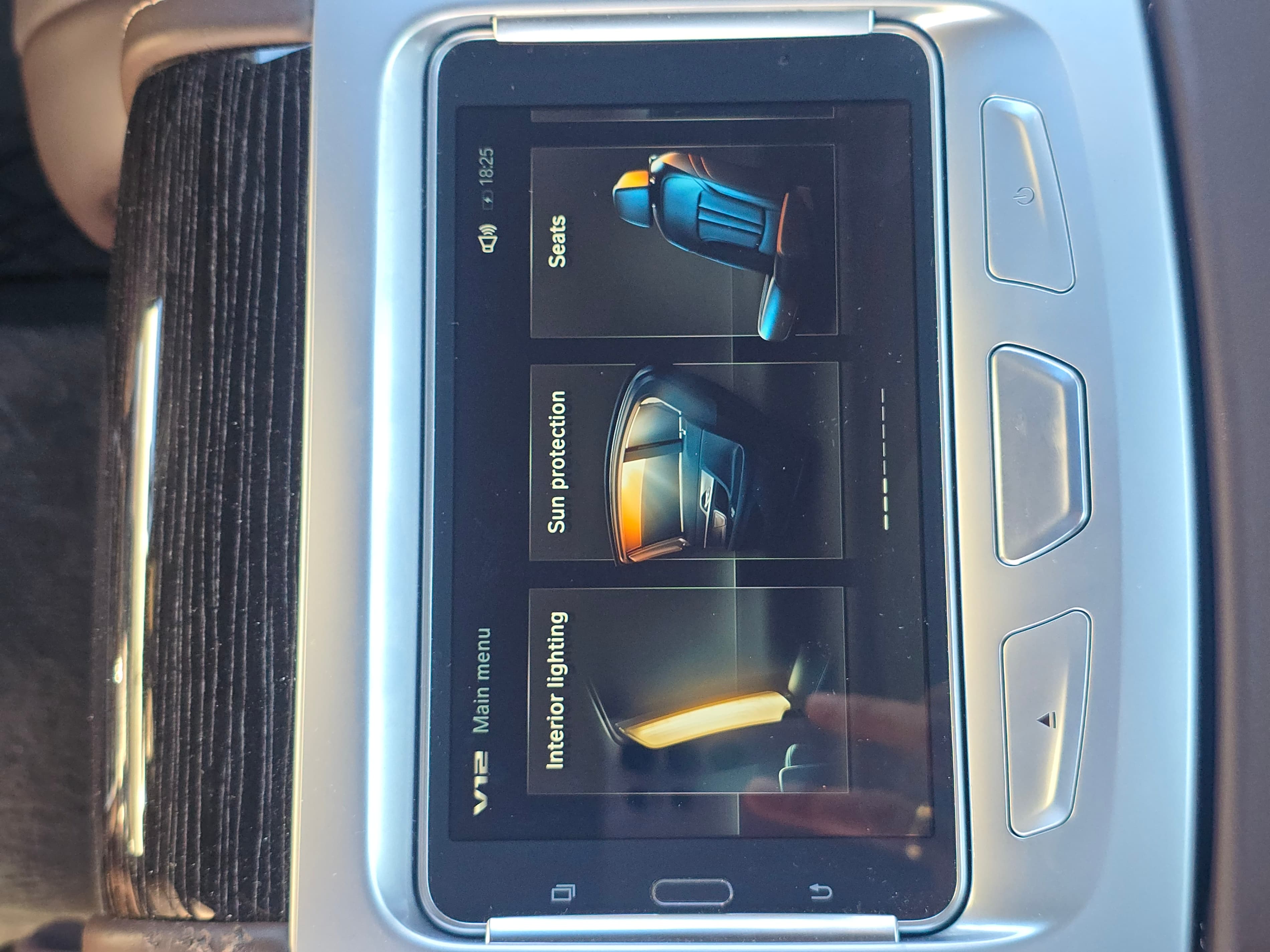 2018 BMW 7-Series M760Li xDrive Sedan thumbnail 23