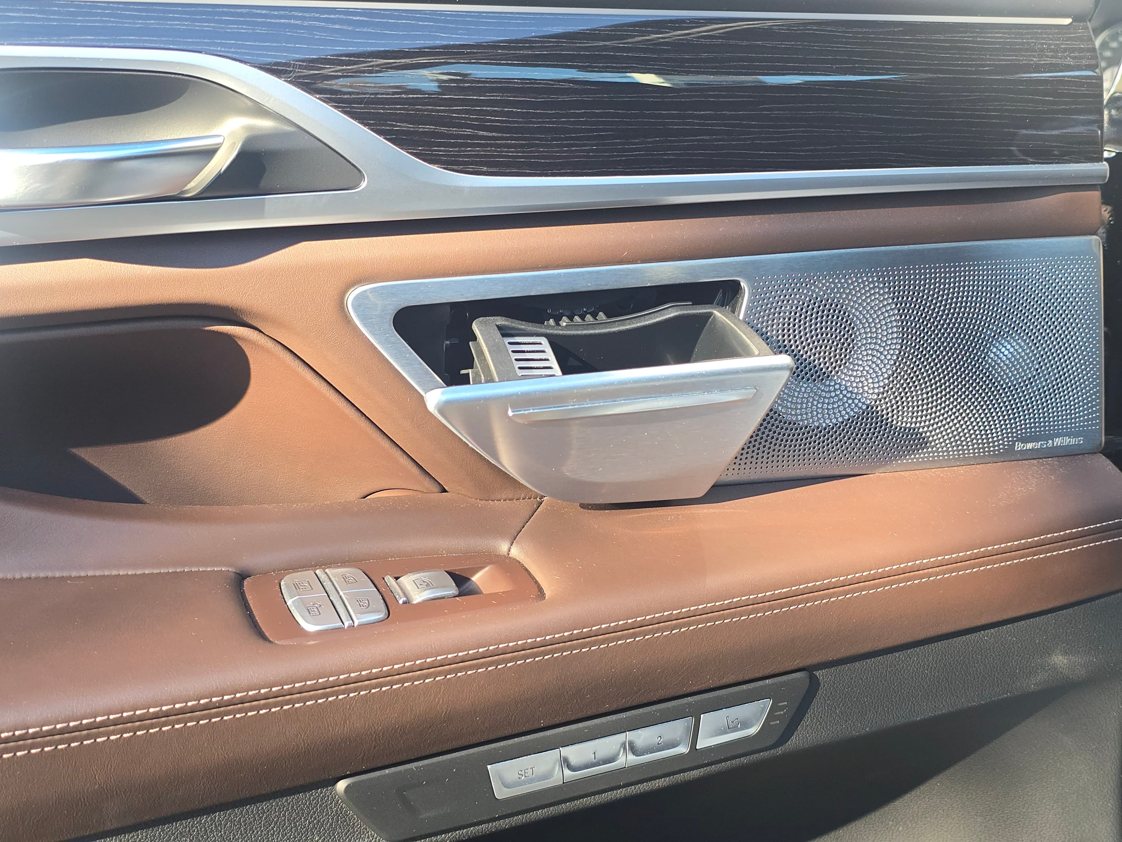 2018 BMW 7-Series M760Li xDrive Sedan thumbnail 27