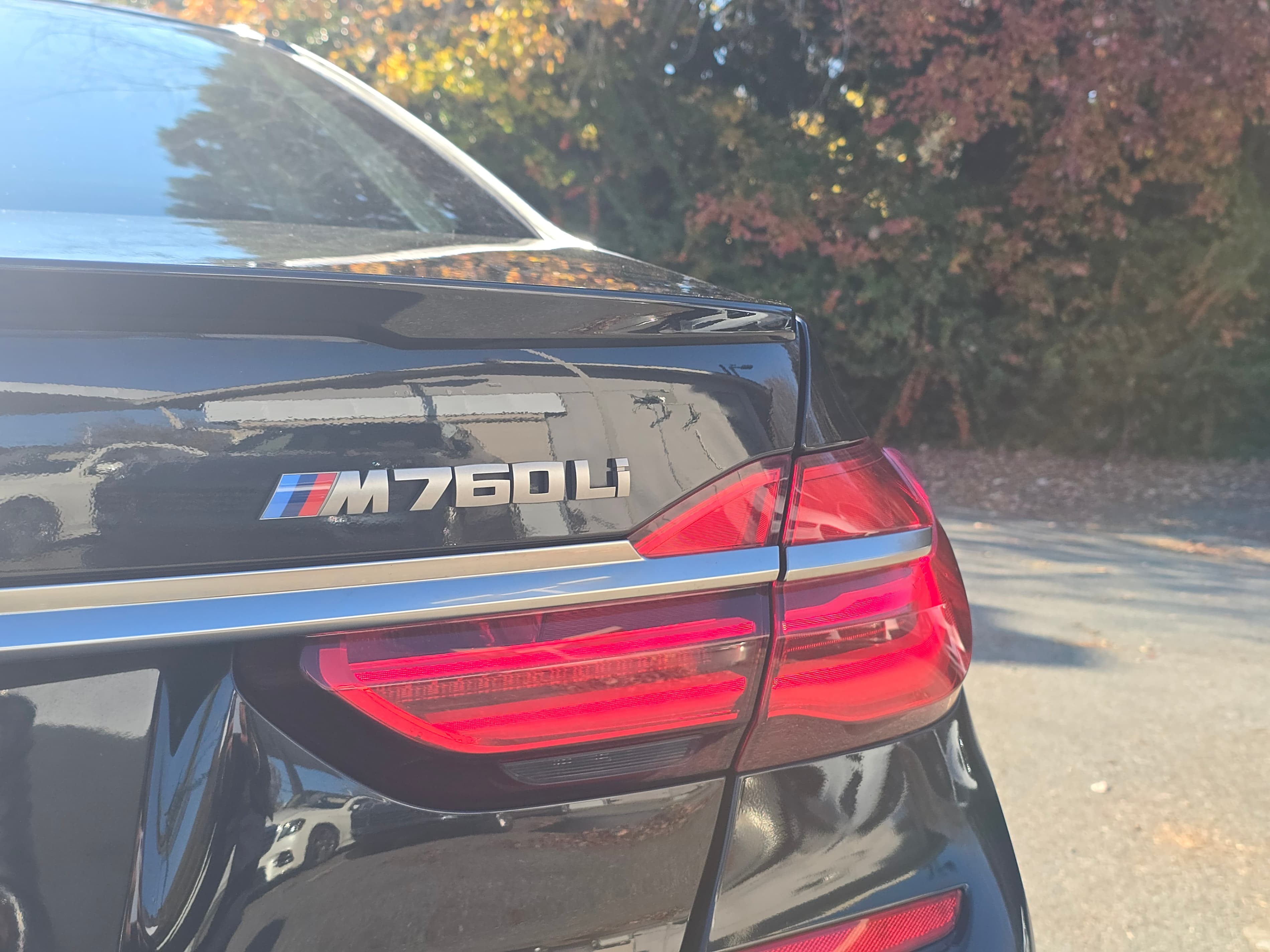 2018 BMW 7-Series M760Li xDrive Sedan thumbnail 33