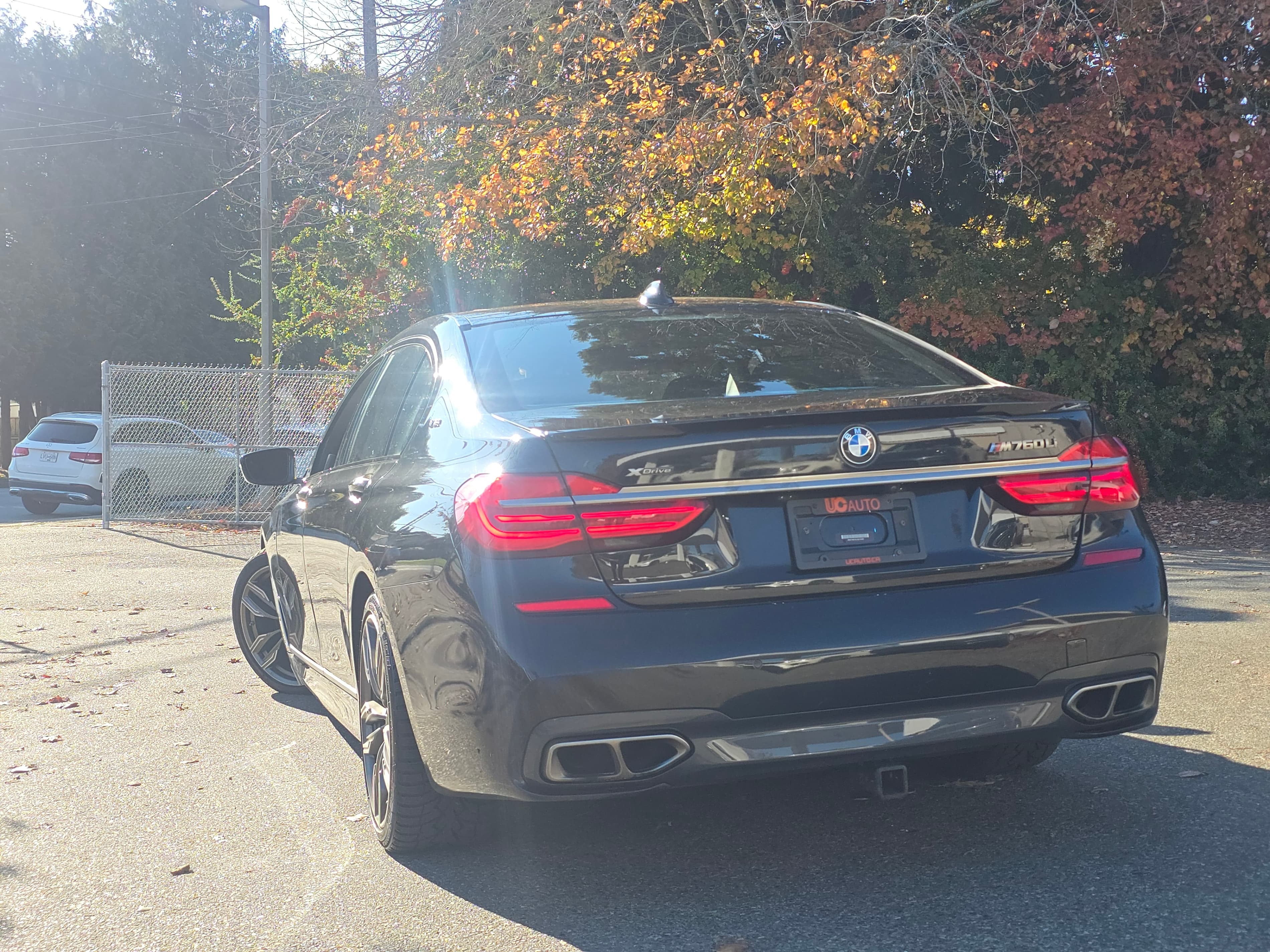 2018 BMW 7-Series M760Li xDrive Sedan thumbnail 4