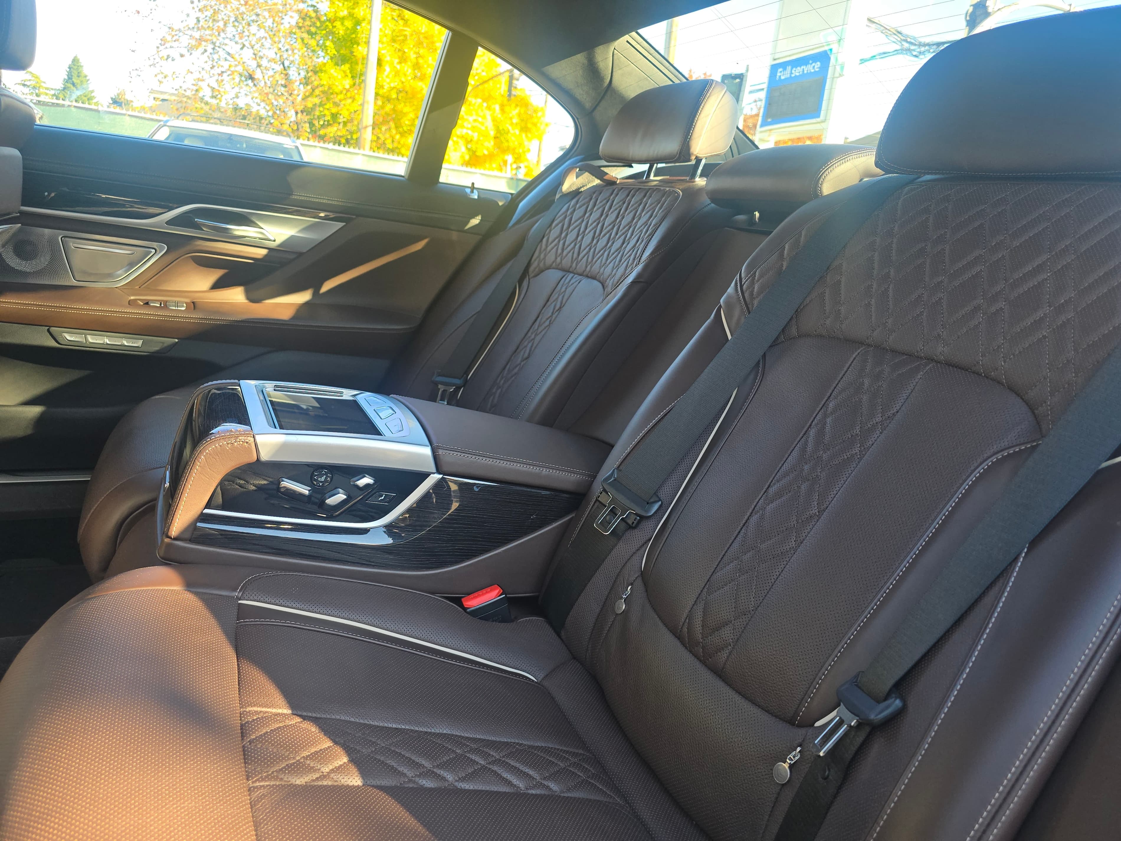 2018 BMW 7-Series M760Li xDrive Sedan thumbnail 13