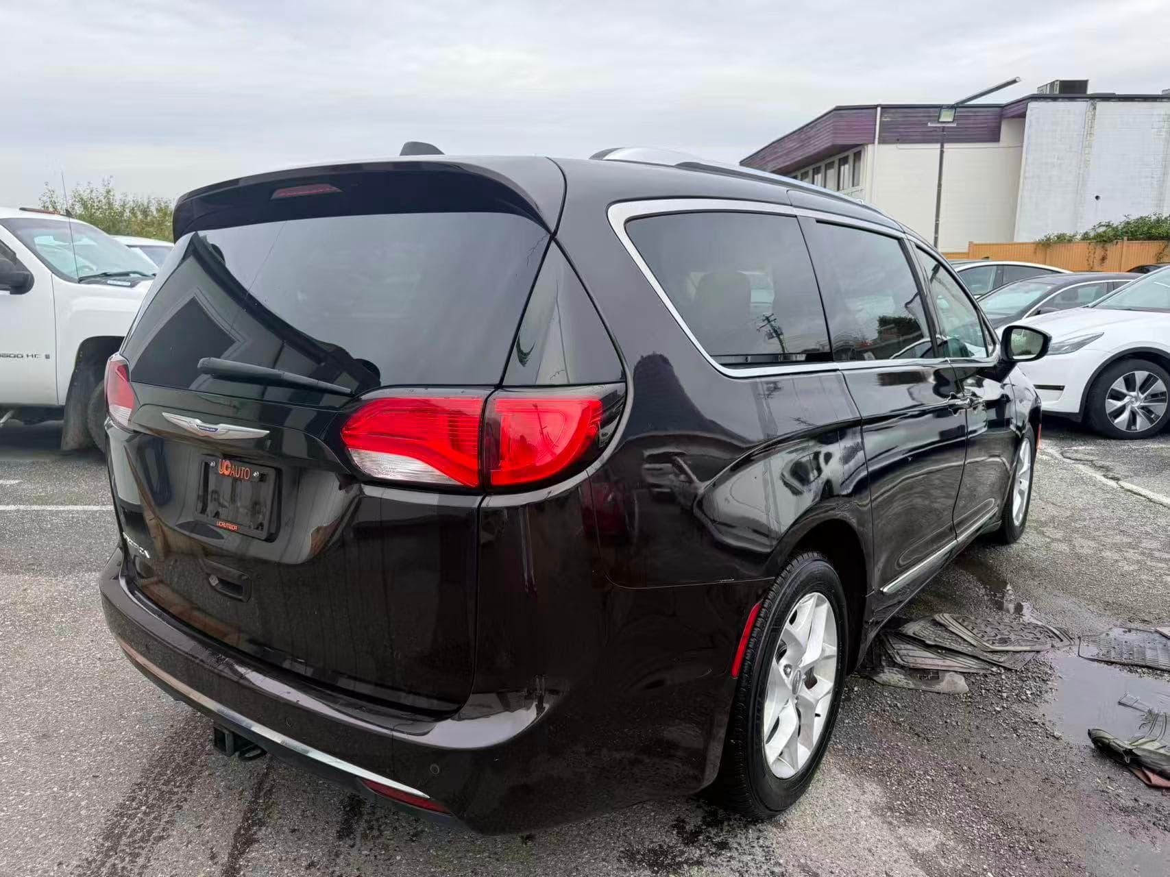 2018 Chrysler Pacifica Touring-L Plus 2WD No Accident, BC Local thumbnail 6
