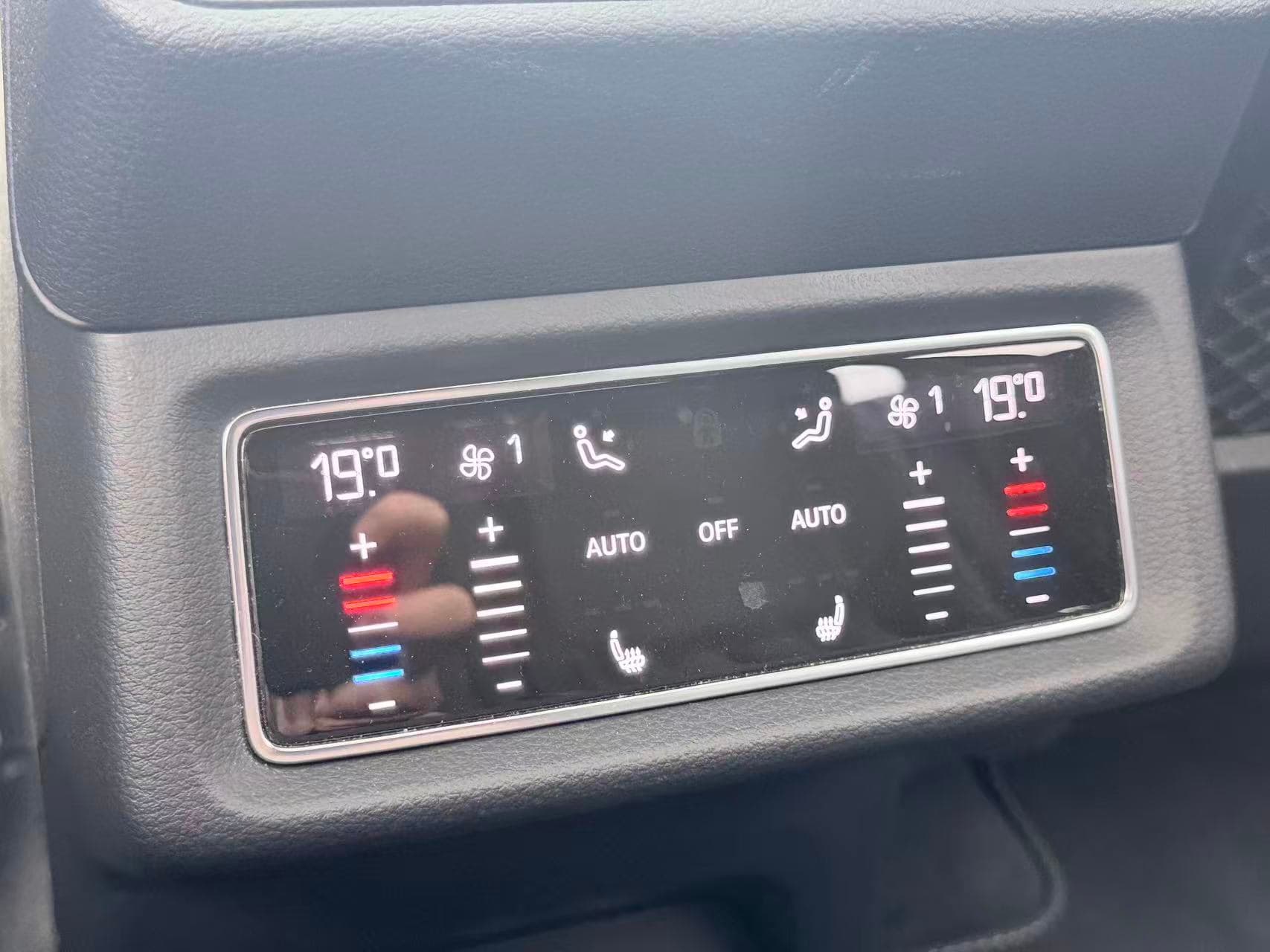 2019 Audi e-tron Technik quattro/ CLEAN TITLE/ BC LOCAL thumbnail 33