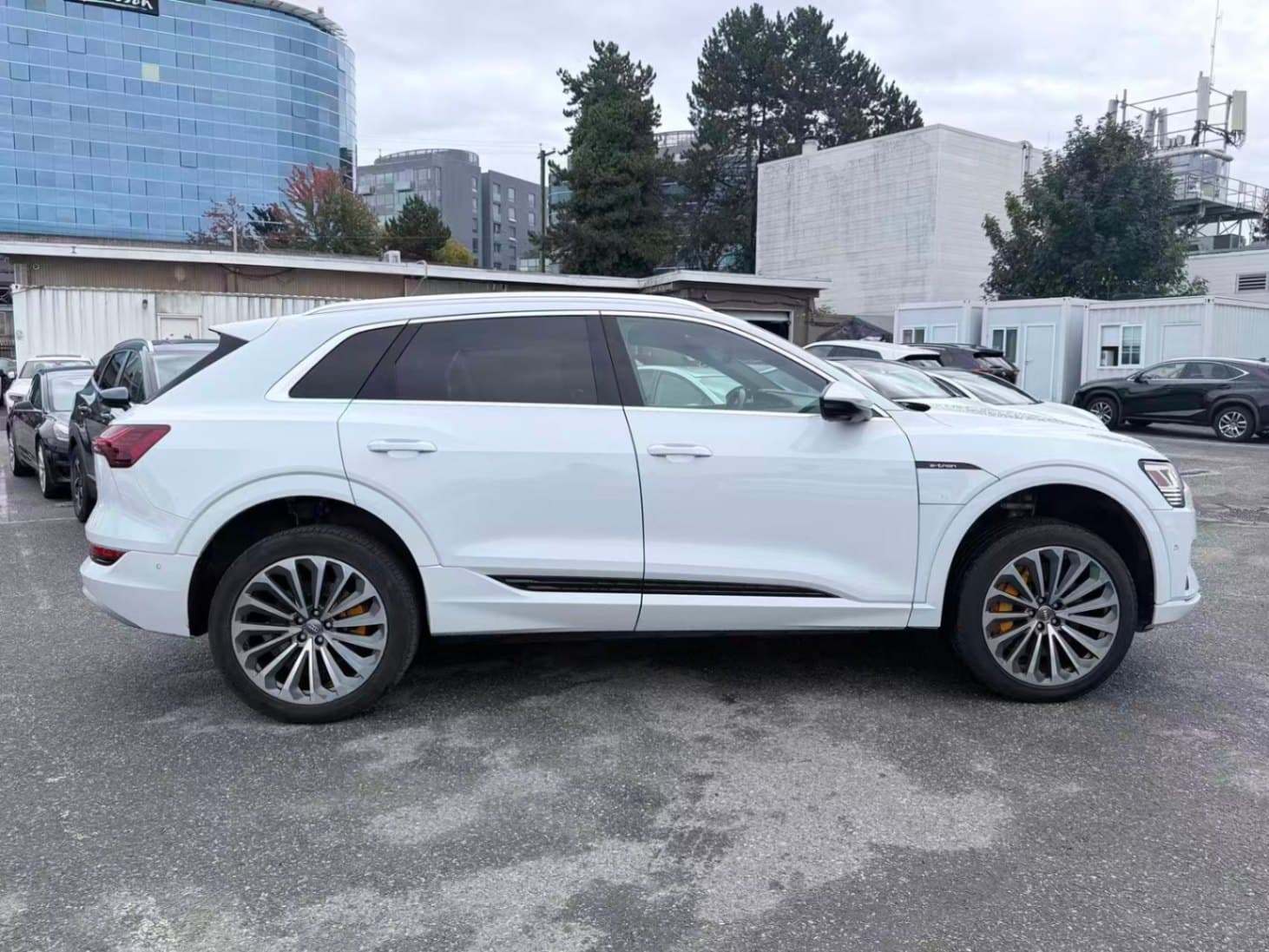 2019 Audi e-tron Technik quattro/ CLEAN TITLE/ BC LOCAL thumbnail 4