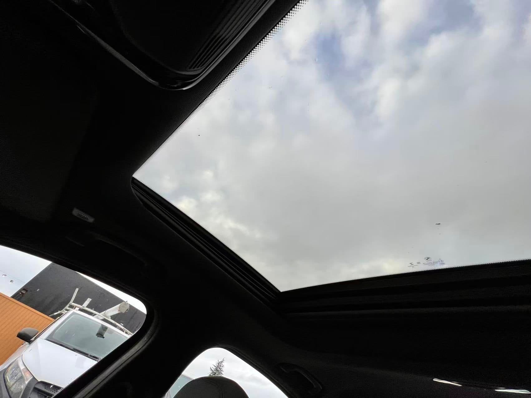 2019 BMW 3-Series 330i xDrive/ CLEAN TITLE/ BC LOCAL thumbnail 16