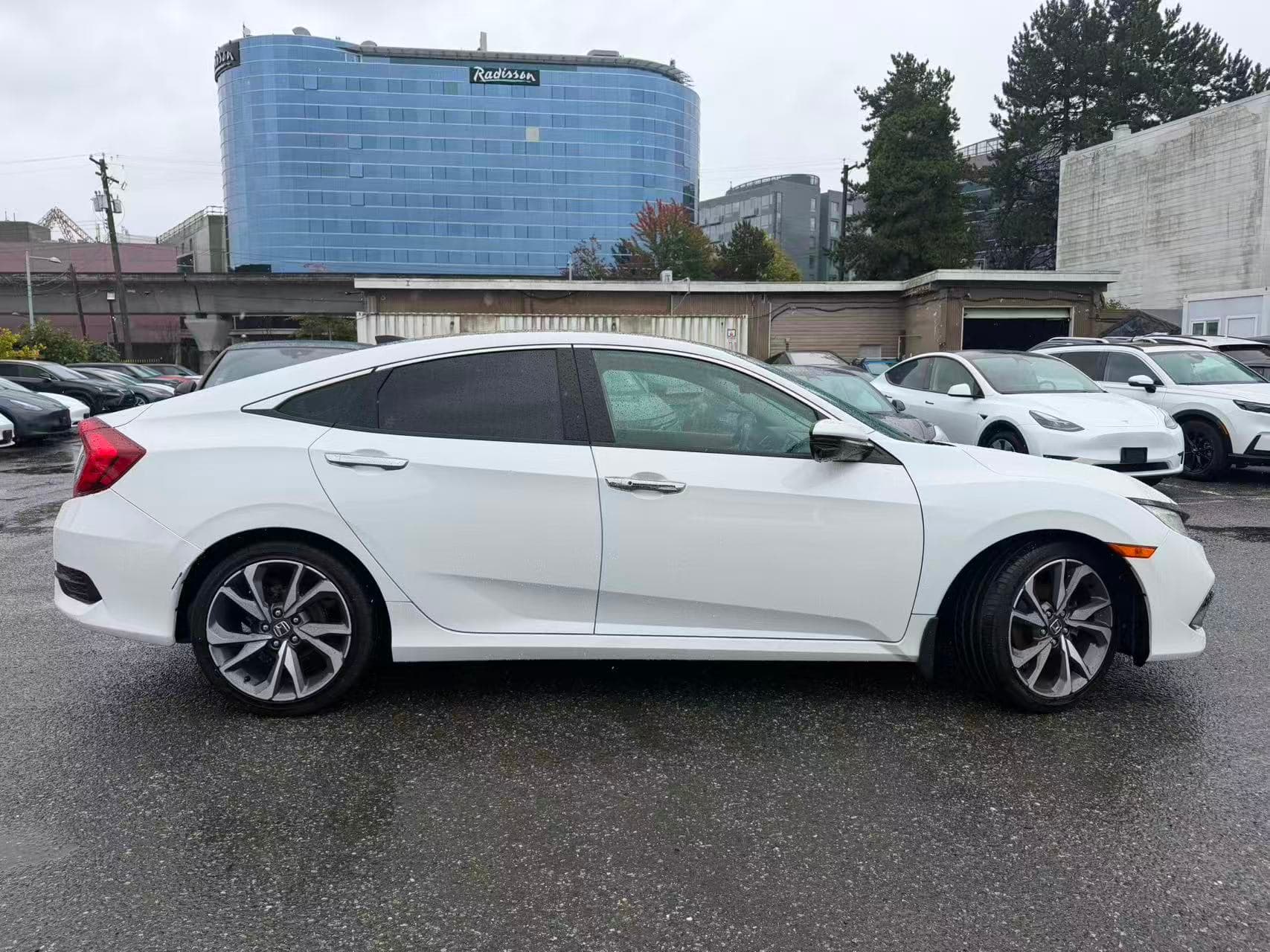 2019 Honda Civic TOURING/ CLEAN TITLE/ BC LOCAL thumbnail 4