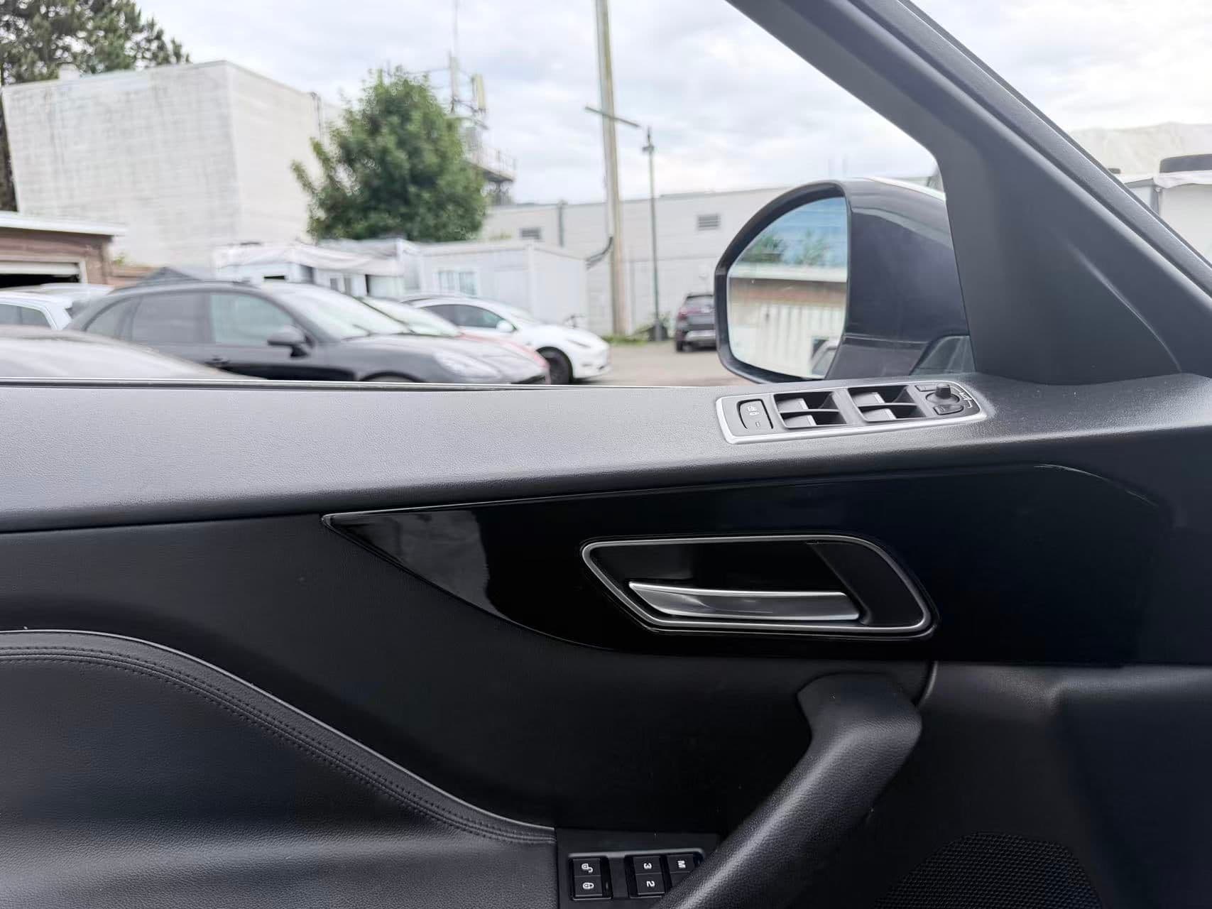 2019 Jaguar F-PACE 25t AWD Premium/ CLEAN TITLE/ BC LOCAL thumbnail 33