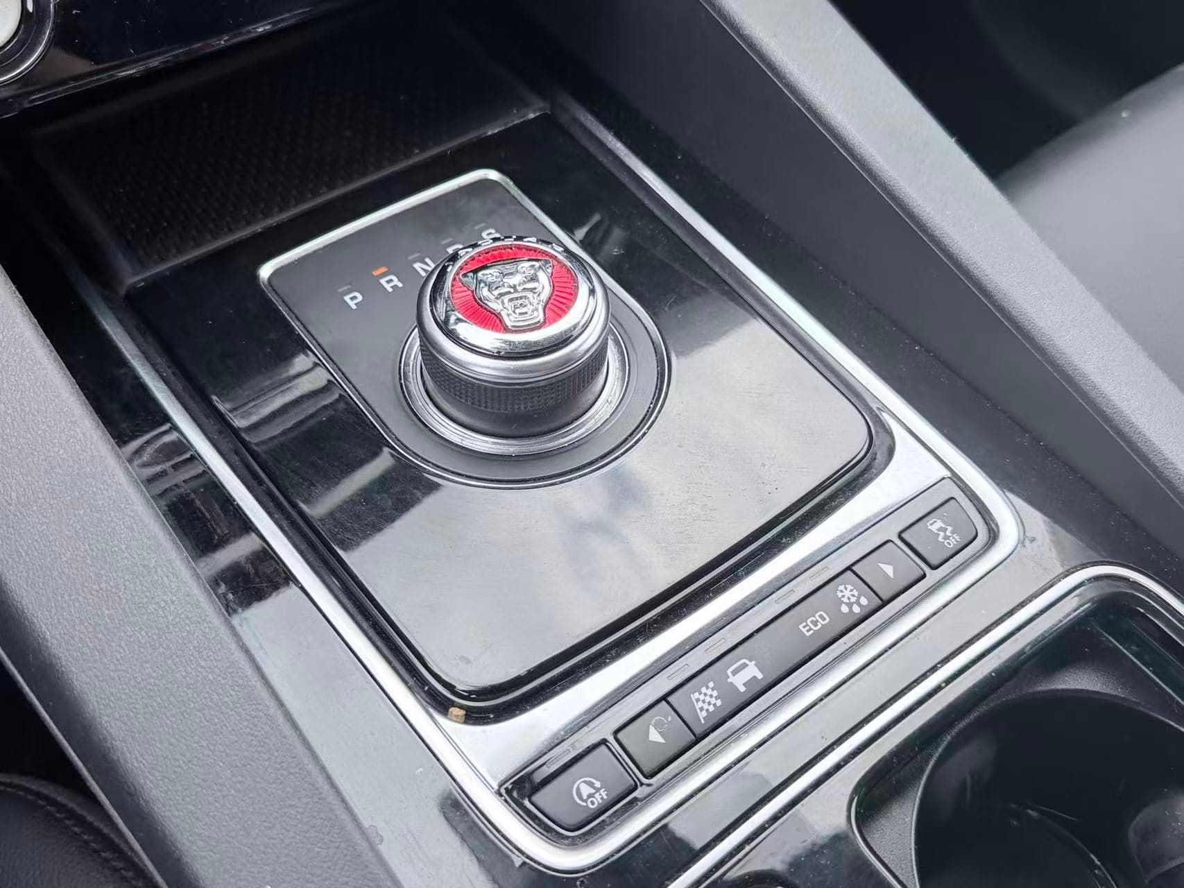 2019 Jaguar F-PACE 25t AWD Premium/ CLEAN TITLE/ BC LOCAL thumbnail 14