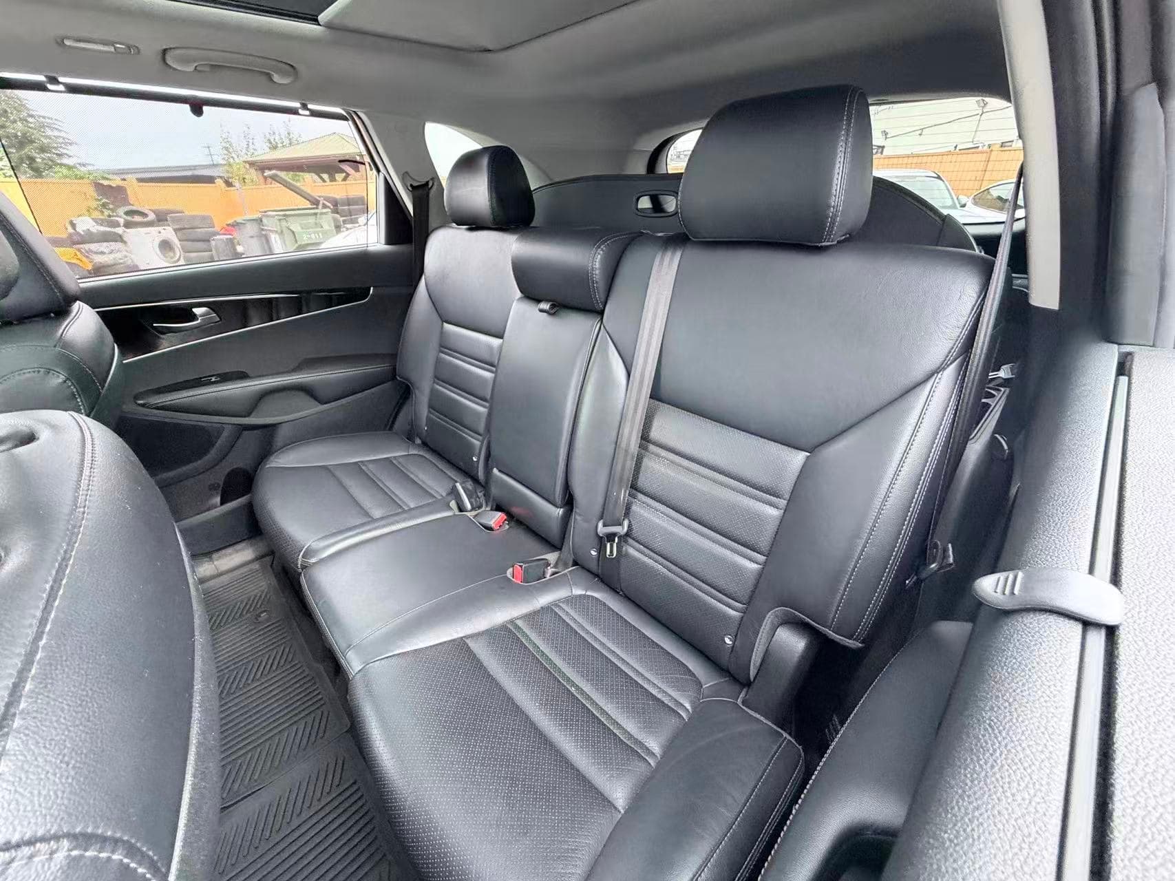 2019 Kia Sorento EX AWD/ CLEAN TITLE/ BLIND SPOT MONITOR/7 SEATER thumbnail 19