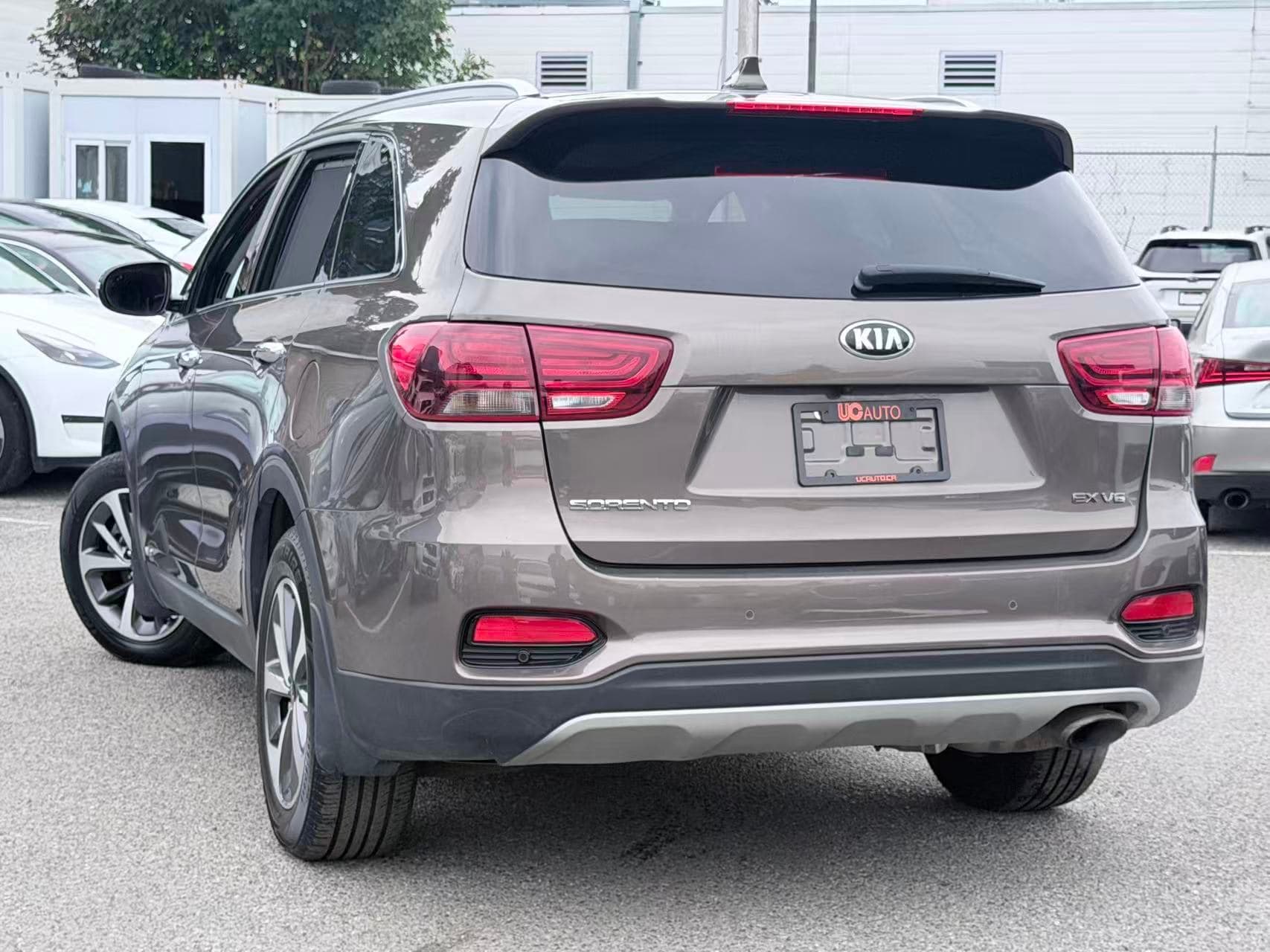 2019 Kia Sorento EX AWD/ CLEAN TITLE/ BLIND SPOT MONITOR/7 SEATER thumbnail 28