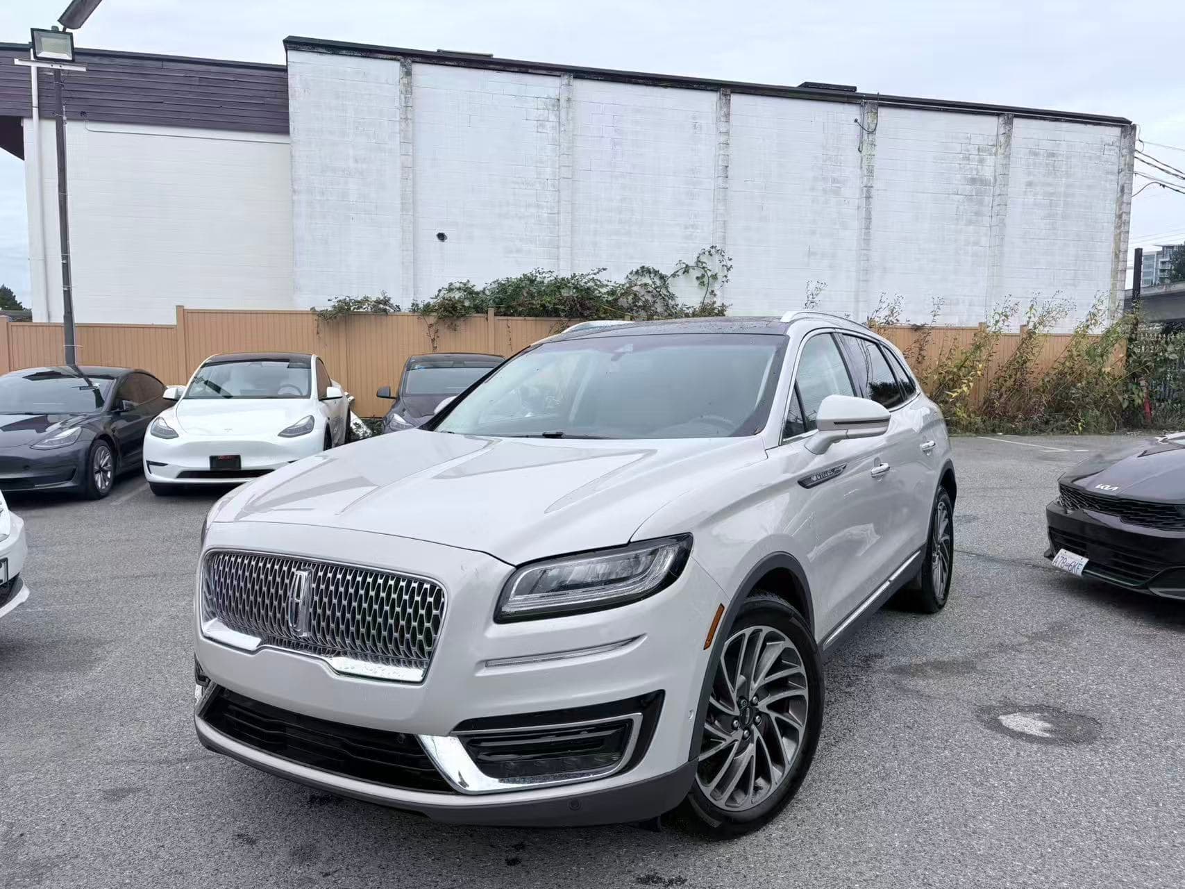 2019 Lincoln Nautilus Reserve AWD NO ACCIDENTS thumbnail 2