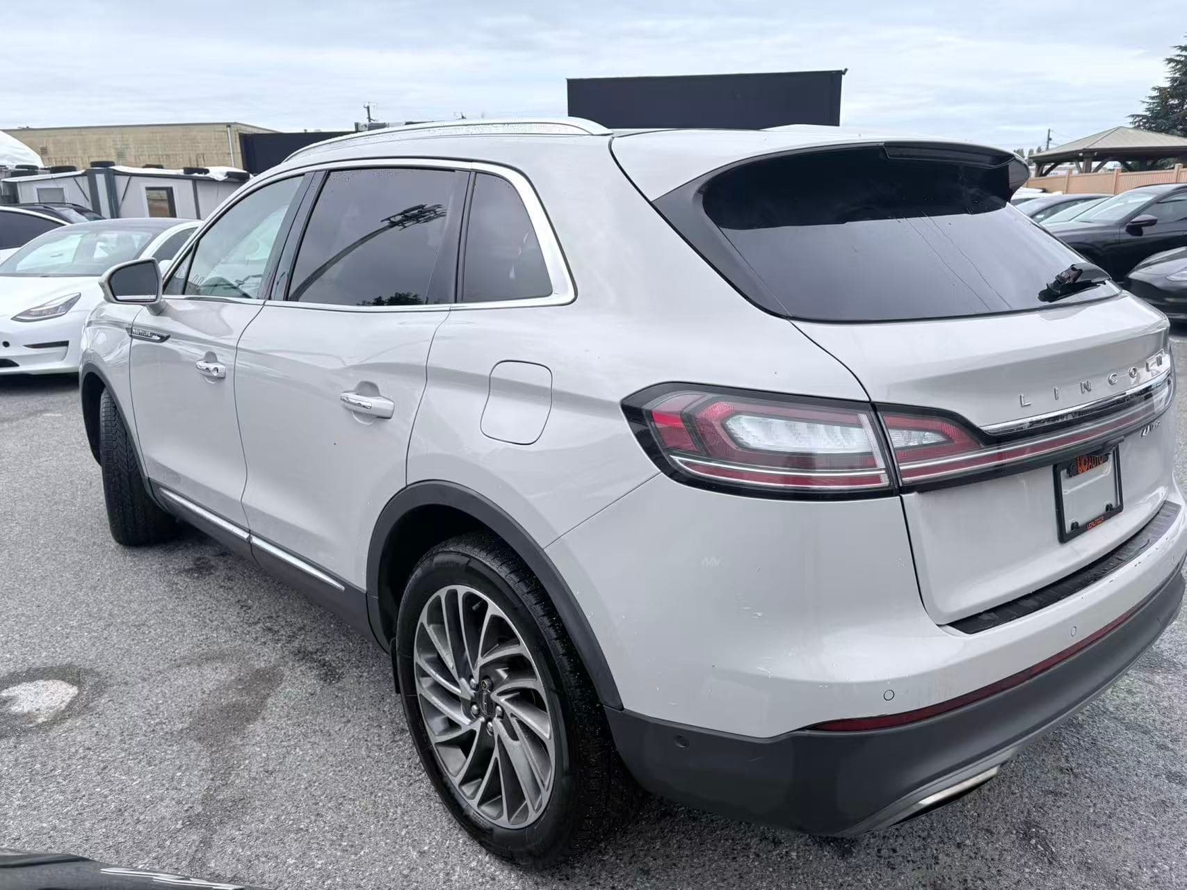 2019 Lincoln Nautilus Reserve AWD NO ACCIDENTS thumbnail 4
