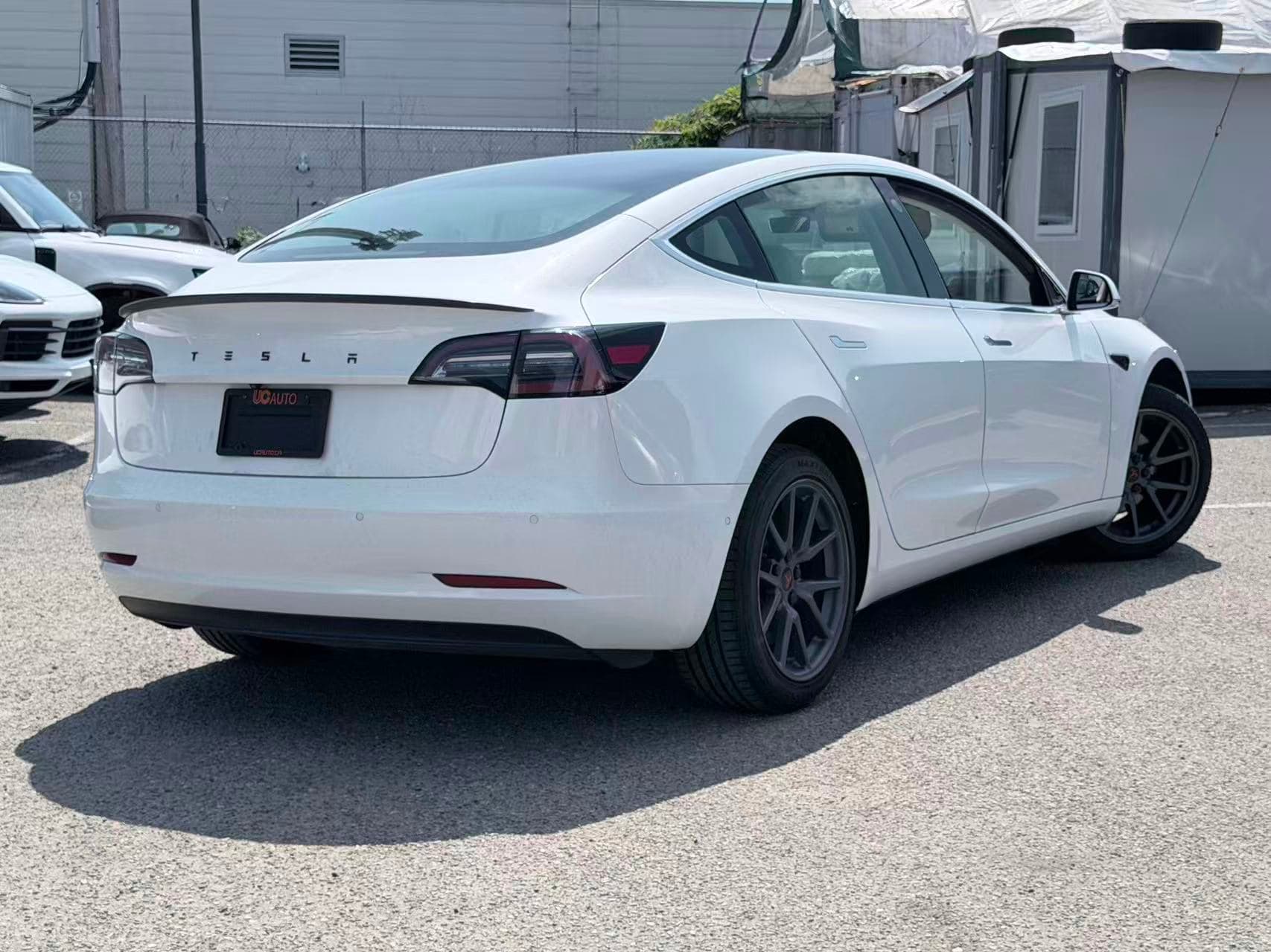 2019 Tesla Model 3 Standard Range RWD/ CLEAN TITLE/ WHITE INTERIOR/ YOKE STEERING WHEELS thumbnail 5