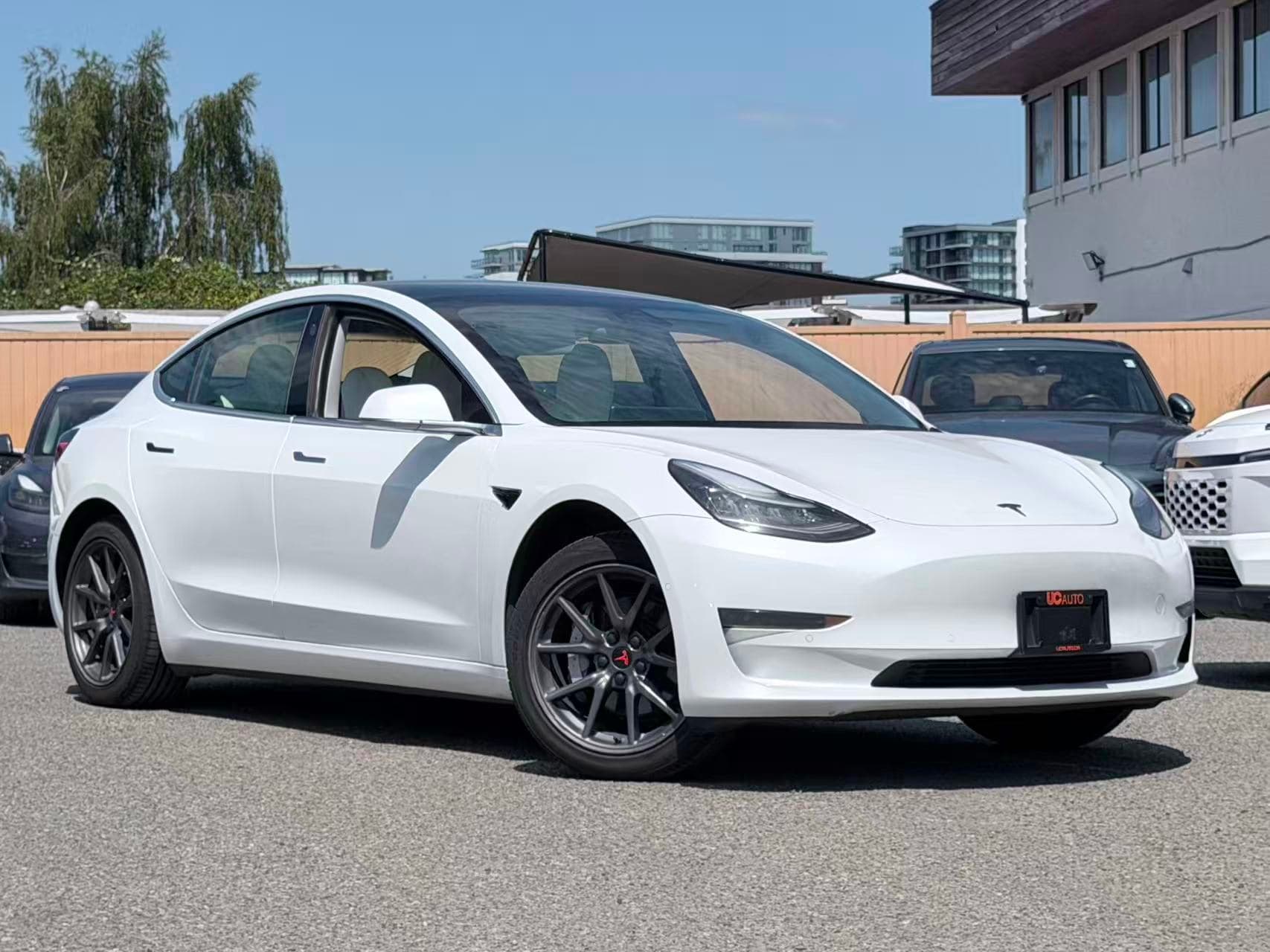 2019 Tesla Model 3 Standard Range RWD/ CLEAN TITLE/ WHITE INTERIOR/ YOKE STEERING WHEELS thumbnail 22