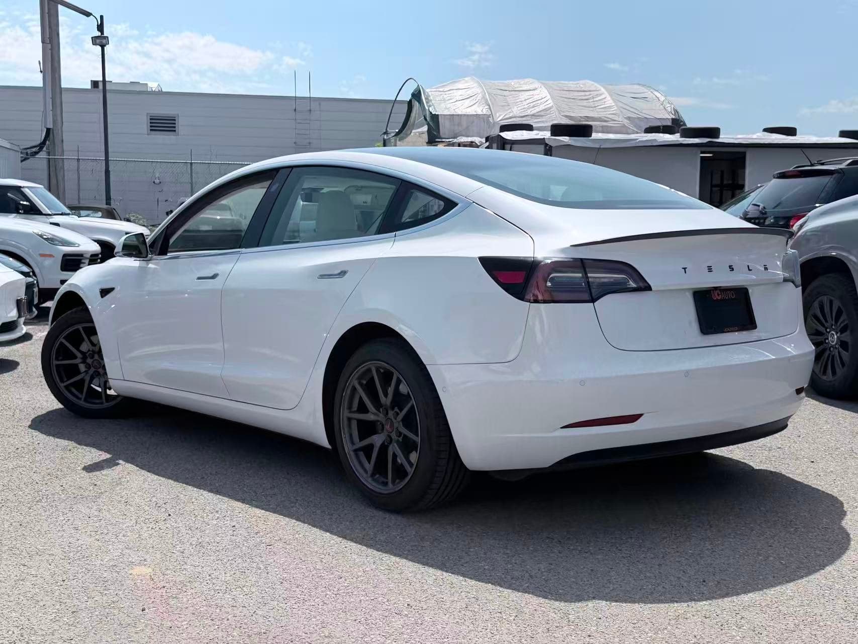 2019 Tesla Model 3 Standard Range RWD/ CLEAN TITLE/ WHITE INTERIOR/ YOKE STEERING WHEELS thumbnail 7