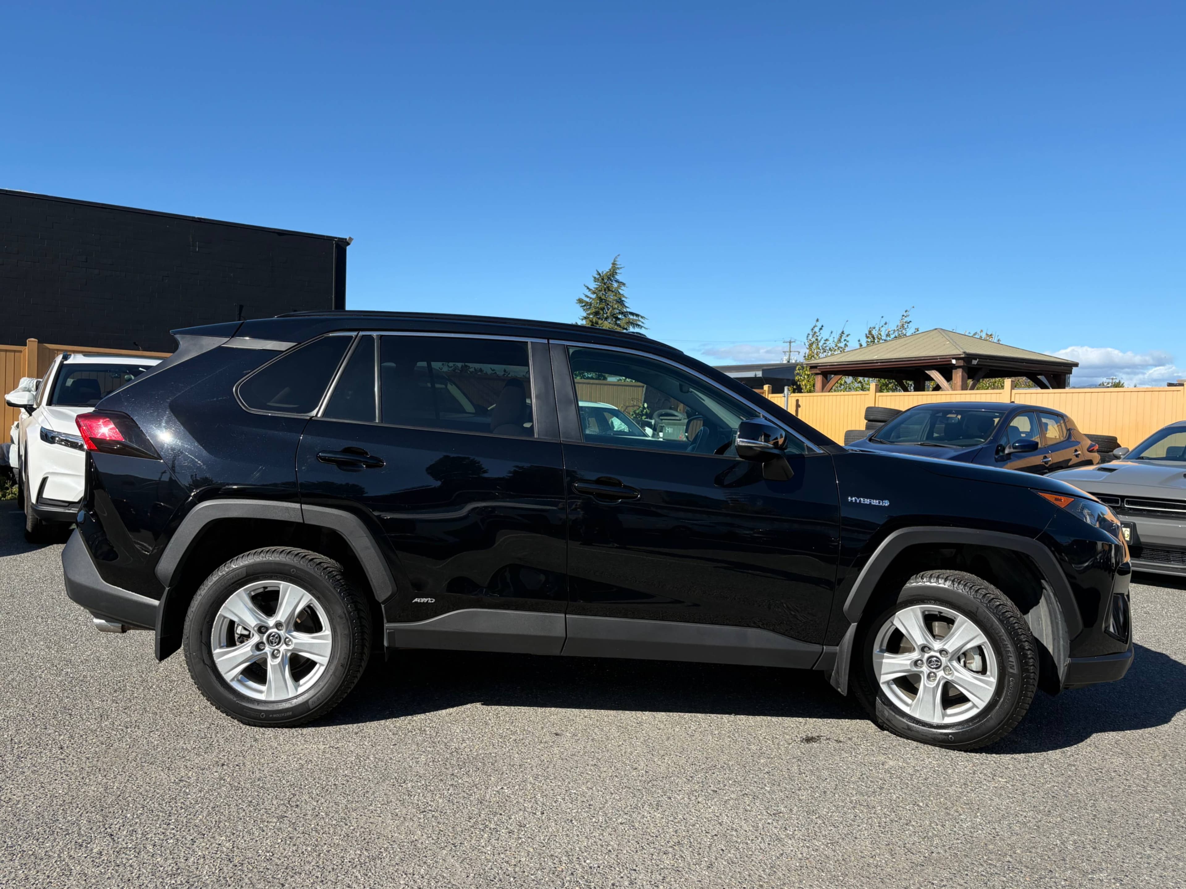 2019 Toyota RAV4 AWD Hybrid LE NO ACCIDENTS/BC LOCAL CAR thumbnail 7