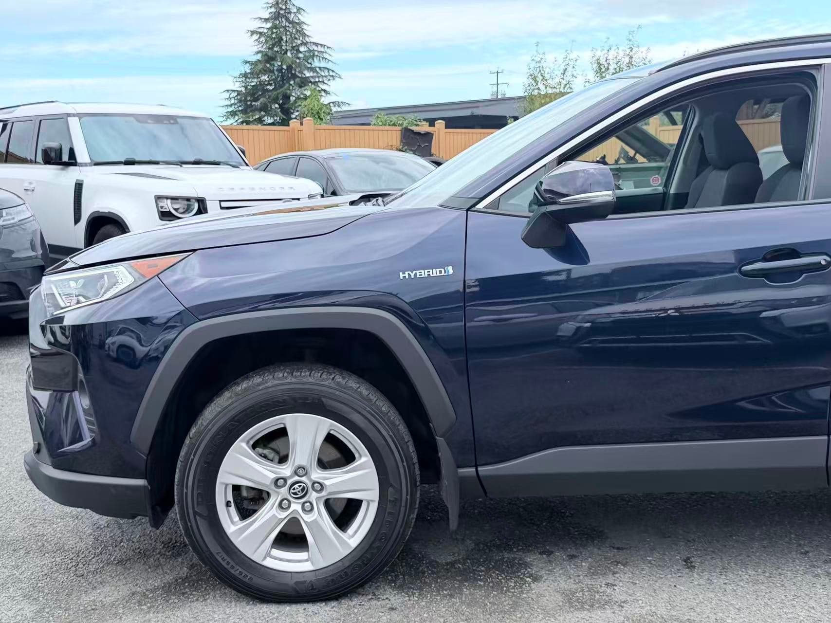 2019 Toyota RAV4 AWD Hybrid XLE/ NO ACCIDENT/ ONE OWNER thumbnail 31