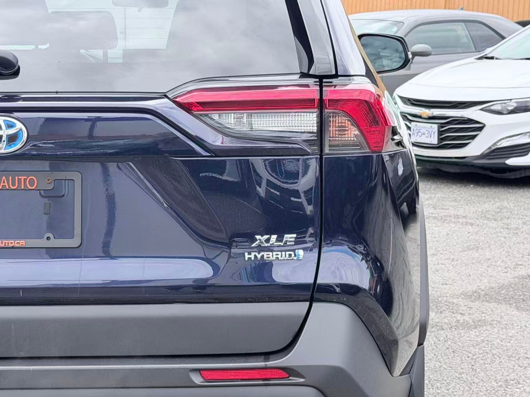2019 Toyota RAV4 AWD Hybrid XLE/ NO ACCIDENT/ ONE OWNER thumbnail 30
