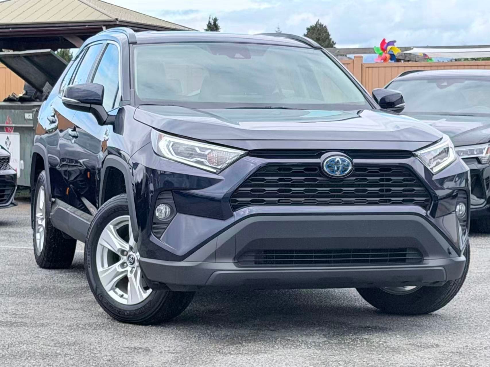 2019 Toyota RAV4 AWD Hybrid XLE/ NO ACCIDENT/ ONE OWNER thumbnail 3