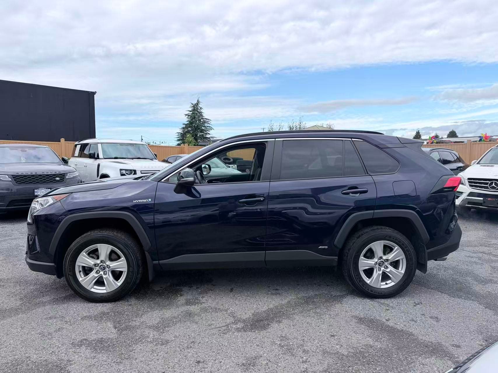 2019 Toyota RAV4 AWD Hybrid XLE/ NO ACCIDENT/ ONE OWNER thumbnail 8