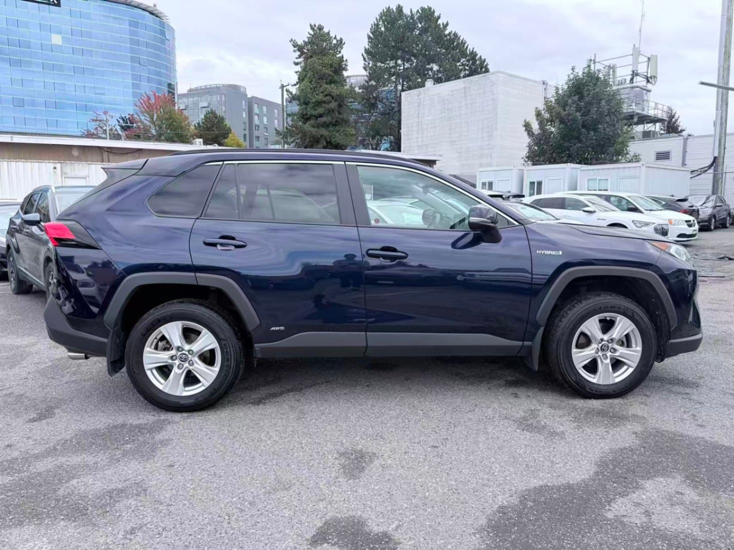 2019 Toyota RAV4 AWD Hybrid XLE/ NO ACCIDENT/ ONE OWNER thumbnail 4