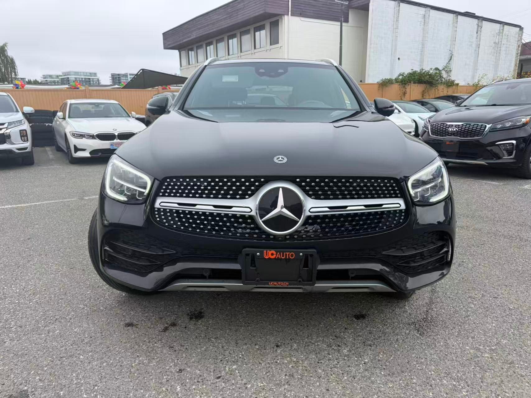 2020 Mercedes-Benz GLC-Class GLC 300 4MATIC SUV No Accidents/ BC Local thumbnail 3