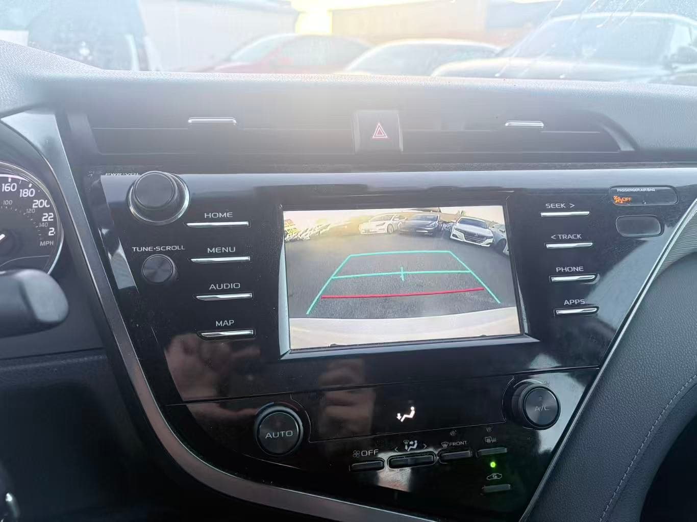 2020 Toyota Camry SE Auto NO ACCIDENTS thumbnail 12