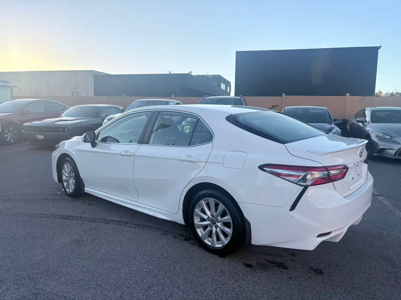 2020 Toyota Camry SE Auto NO ACCIDENTS thumbnail 4