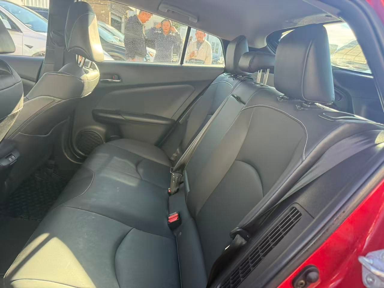 2020 Toyota Prius Prime Upgrade thumbnail 12