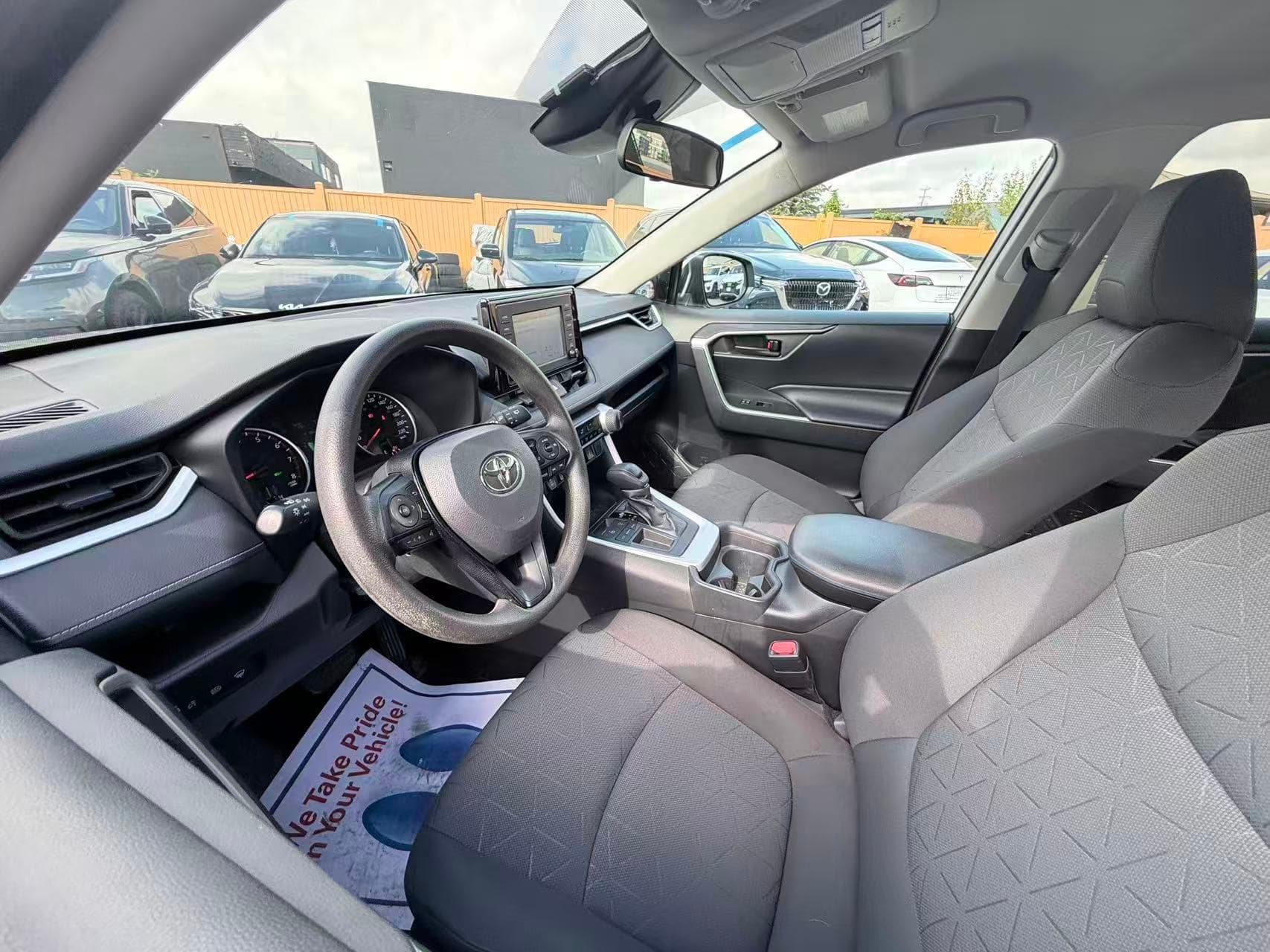2020 Toyota RAV4 LE/ NO ACCIDENT/ HEATED SEATS thumbnail 16
