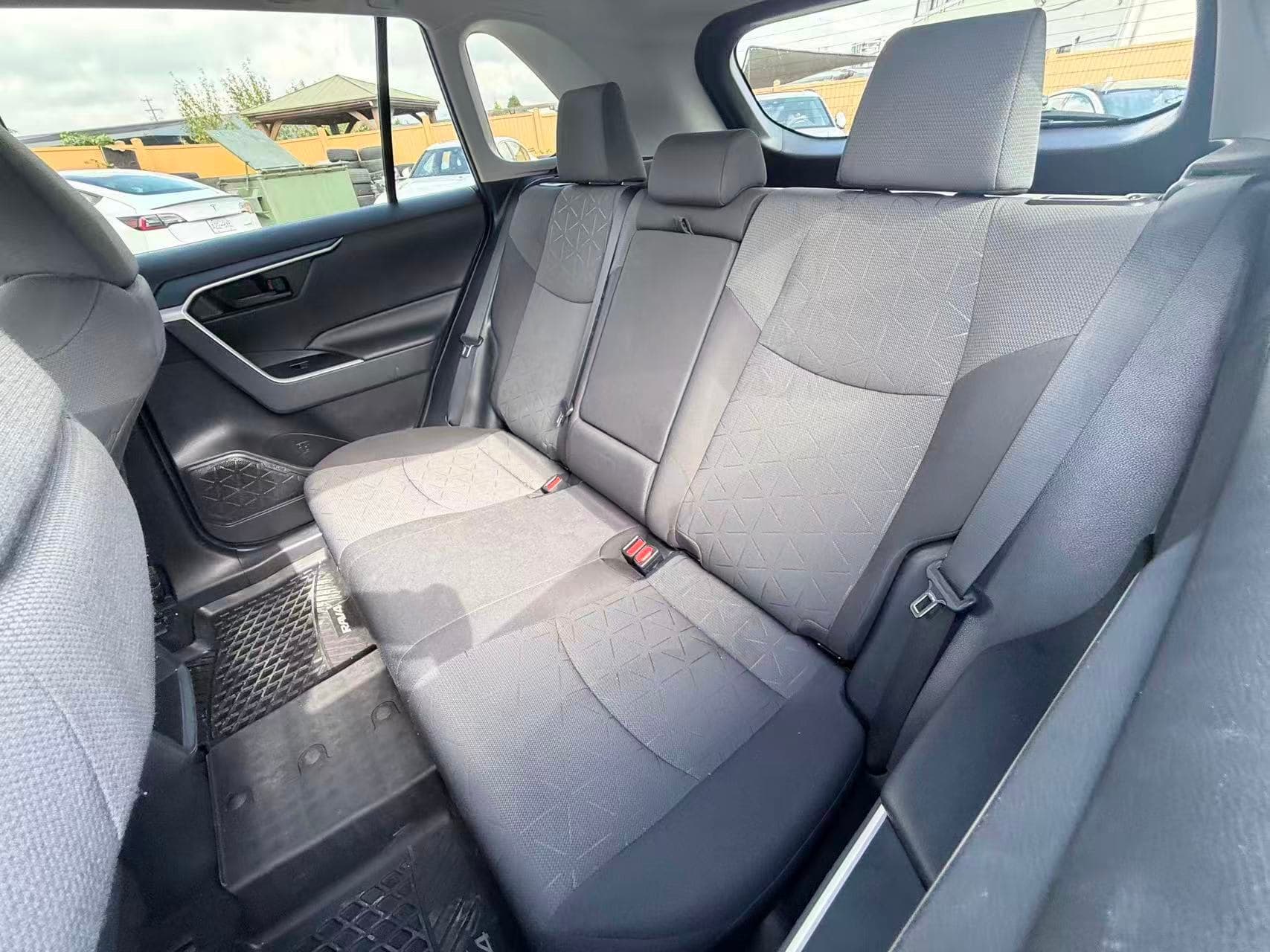 2020 Toyota RAV4 LE/ NO ACCIDENT/ HEATED SEATS thumbnail 18